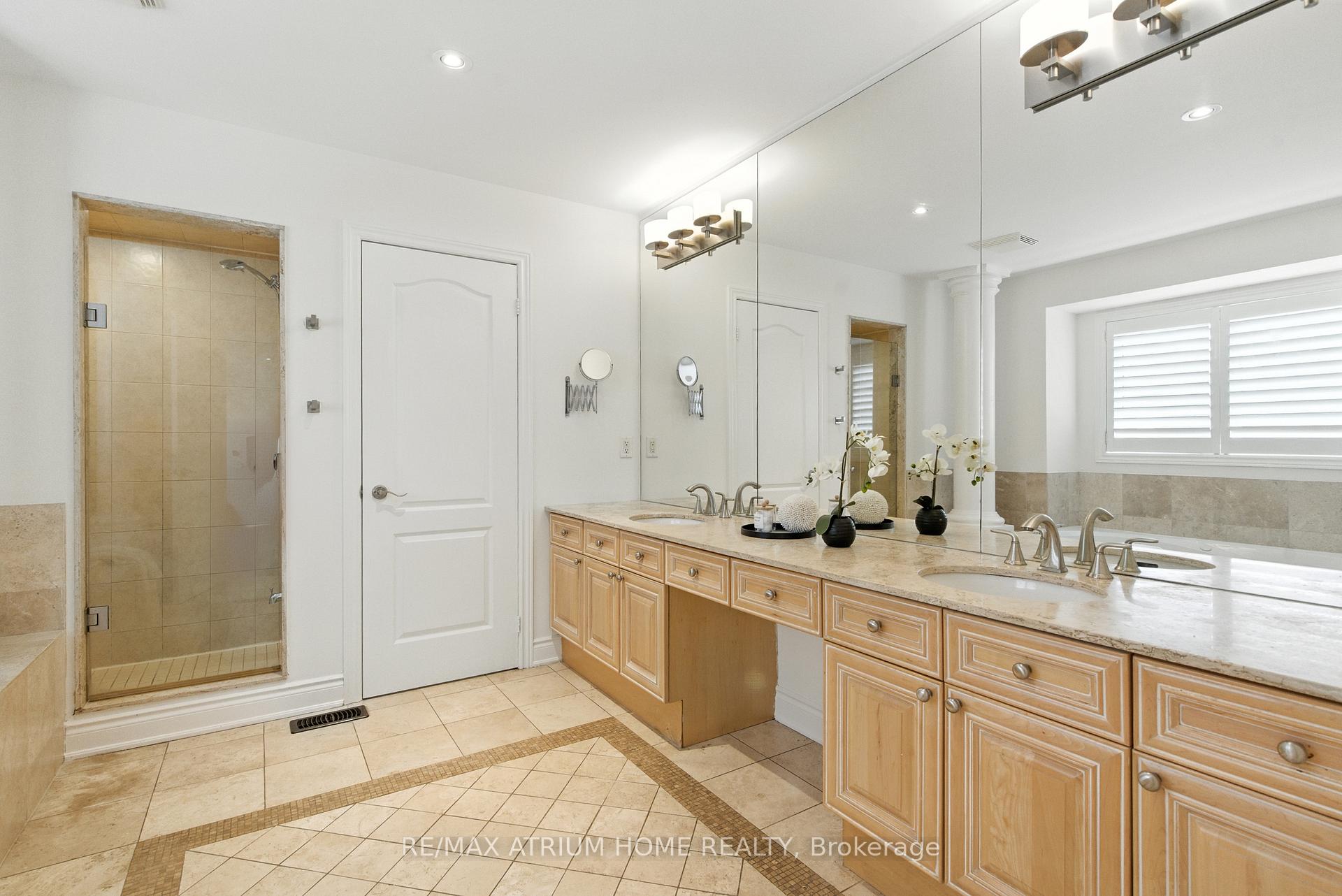 Photo 25 of 503 Summeridge Drive S, Vaughan, Patterson — HOMEH