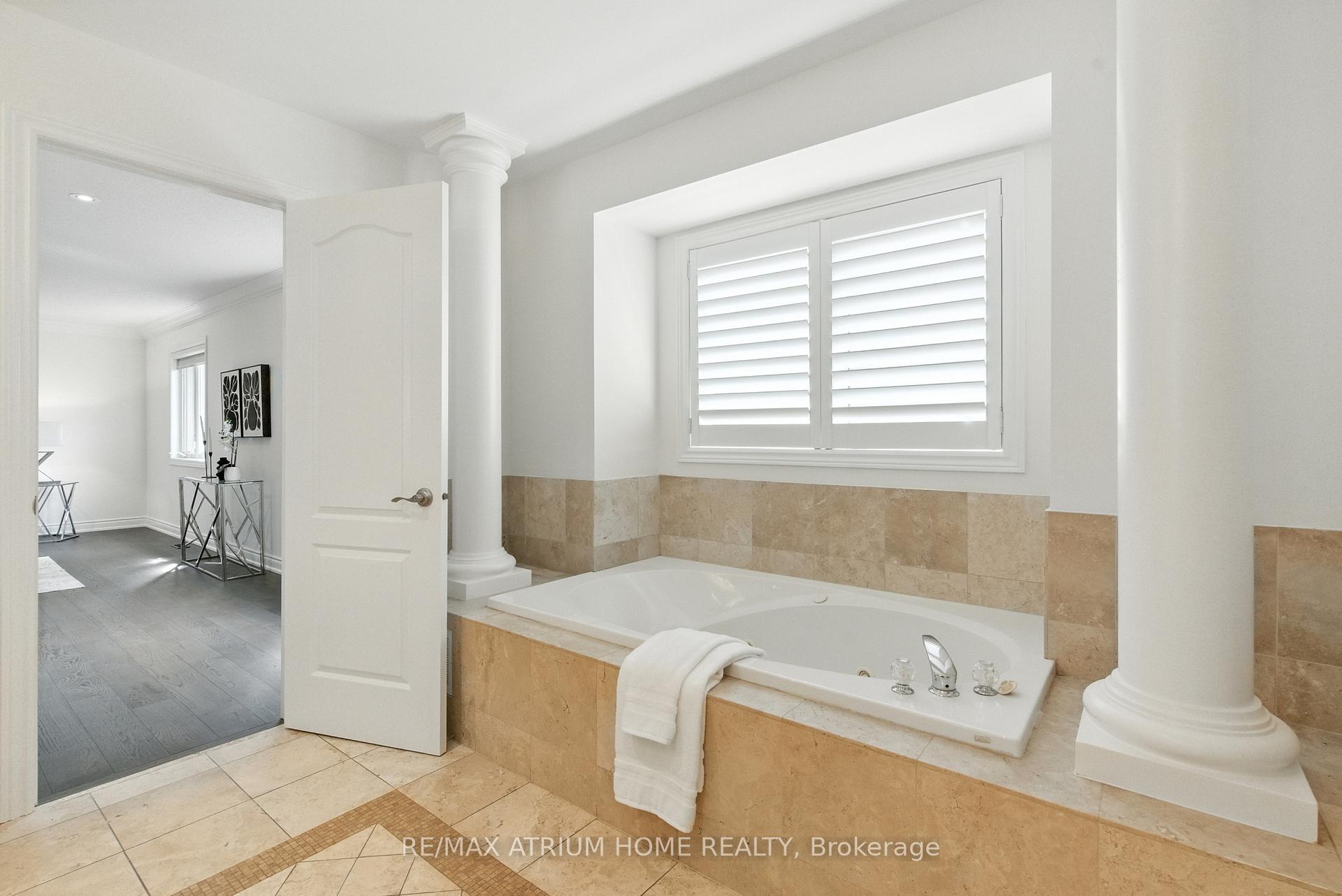 Photo 26 of 503 Summeridge Drive S, Vaughan, Patterson — HOMEH
