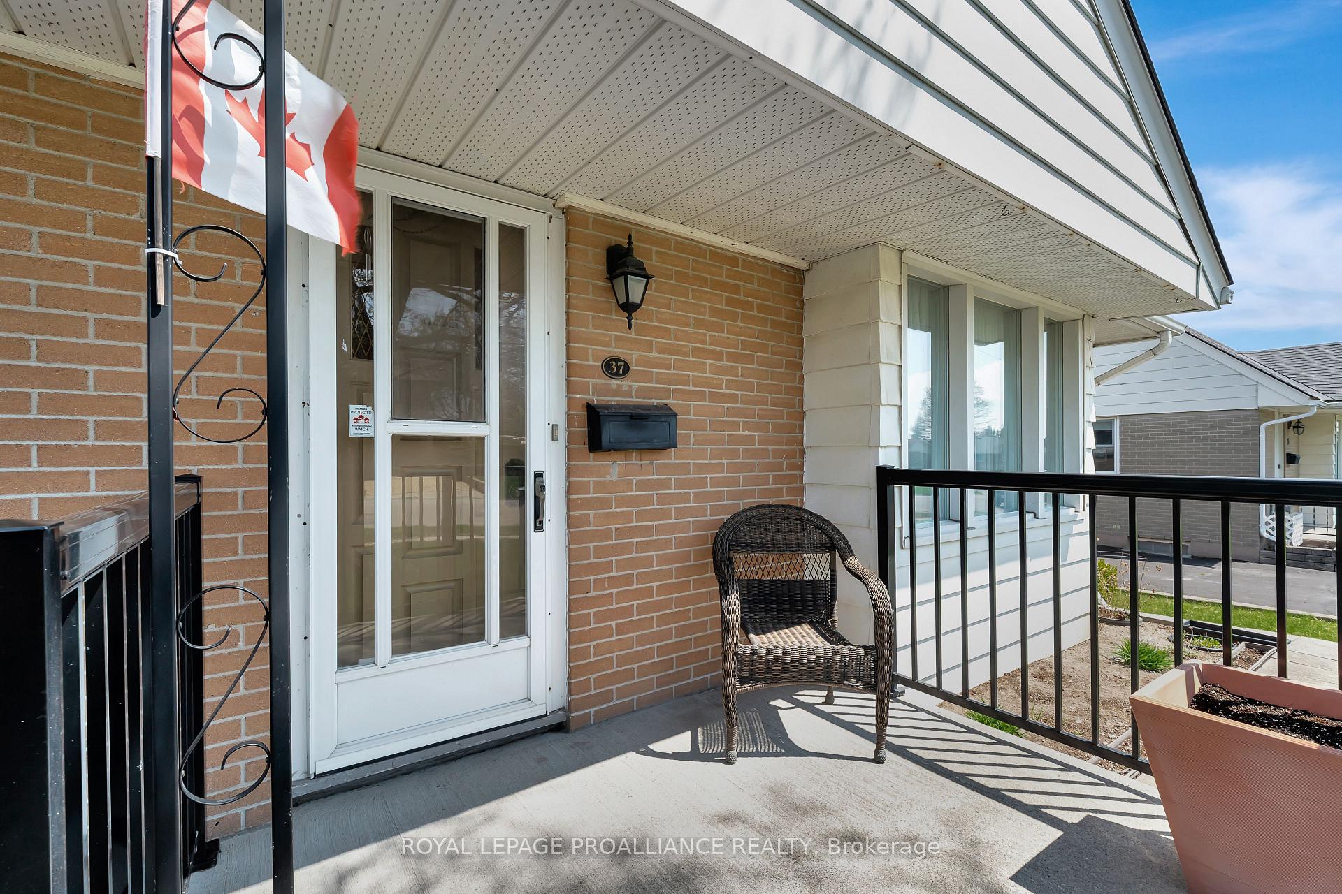 Photo 4 of 37 Fourth Avenue, Quinte West, Trenton Ward — HOMEH