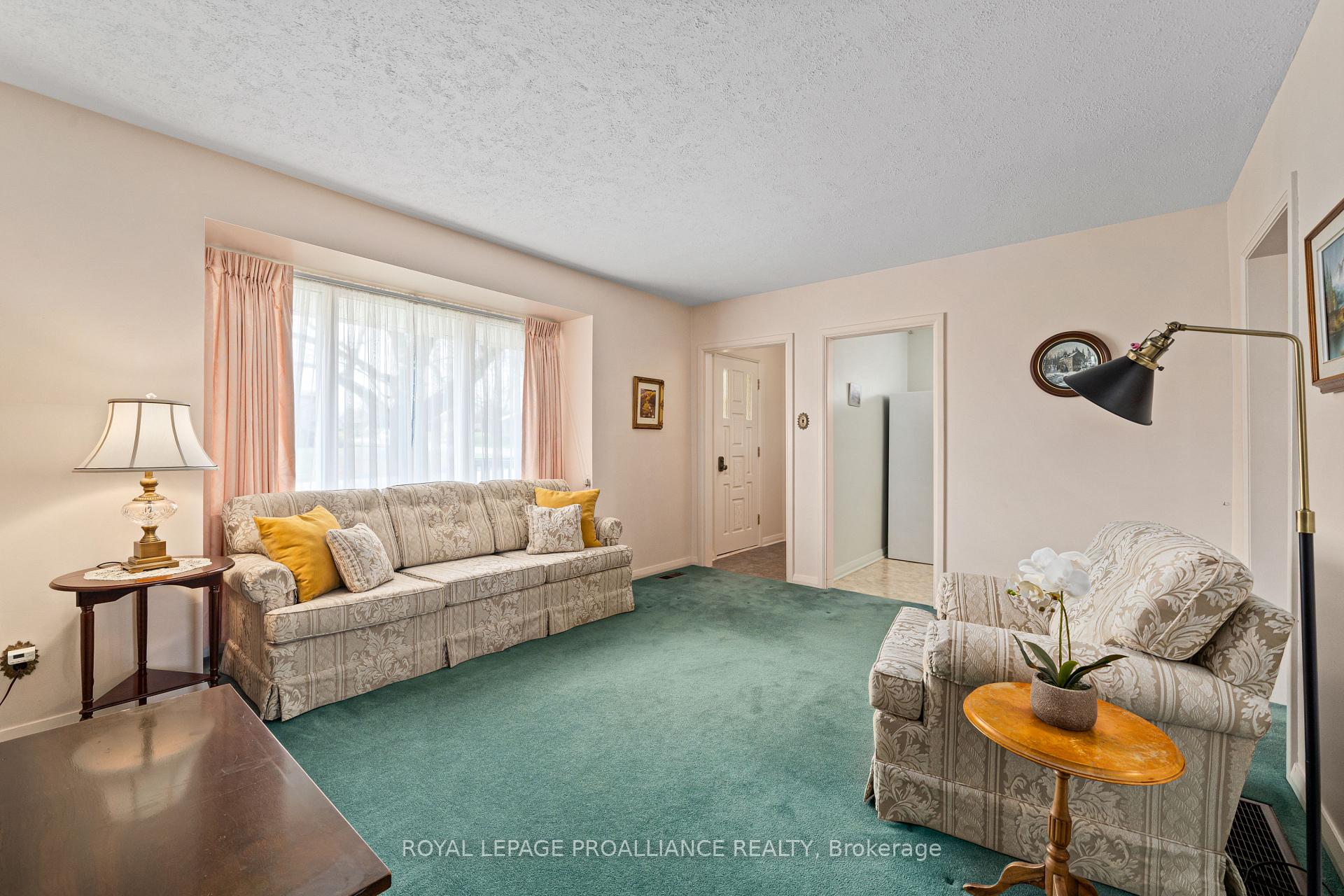 Photo 9 of 37 Fourth Avenue, Quinte West, Trenton Ward — HOMEH