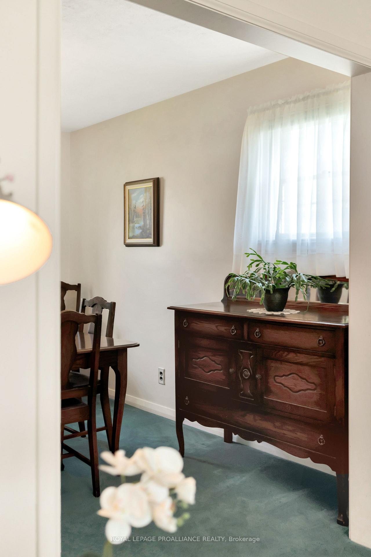 Photo 11 of 37 Fourth Avenue, Quinte West, Trenton Ward — HOMEH