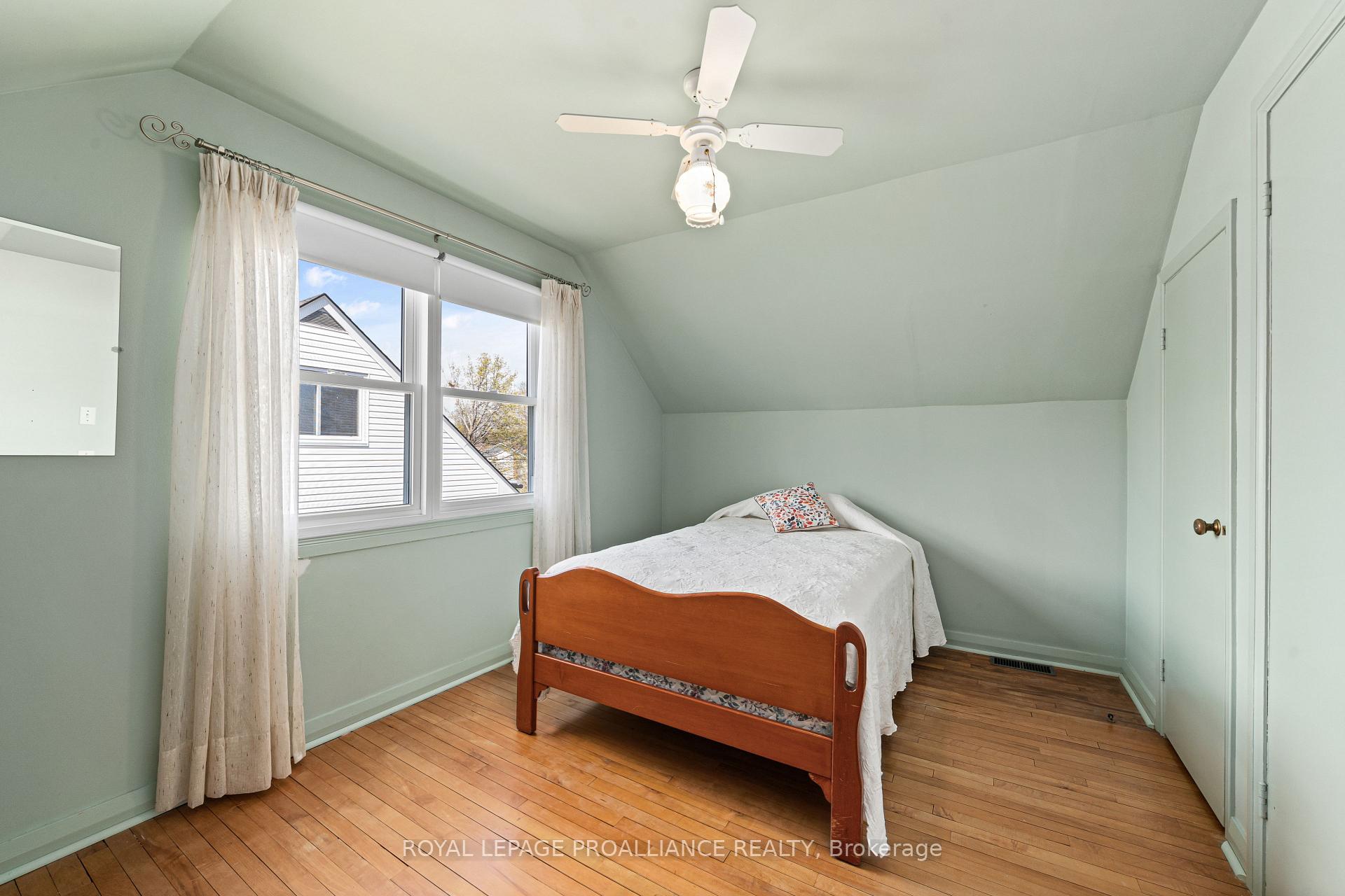 Photo 23 of 37 Fourth Avenue, Quinte West, Trenton Ward — HOMEH