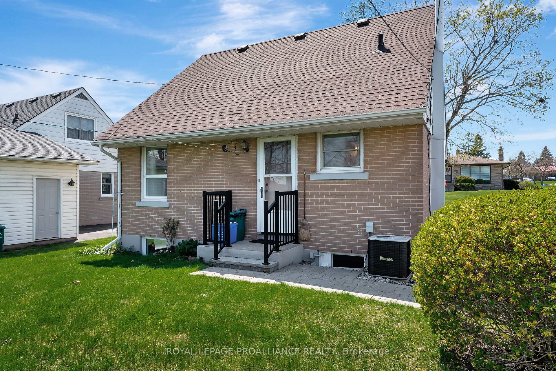 Photo 31 of 37 Fourth Avenue, Quinte West, Trenton Ward — HOMEH