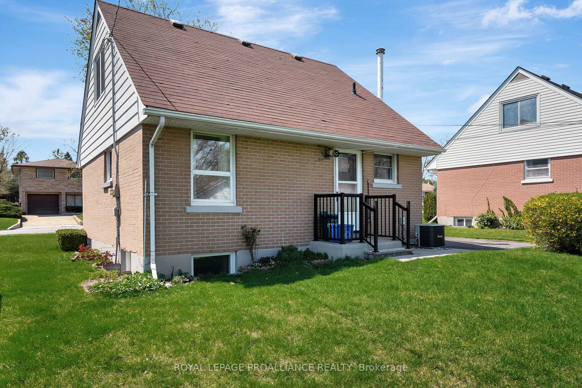 Photo 33 of 37 Fourth Avenue, Quinte West, Trenton Ward — HOMEH