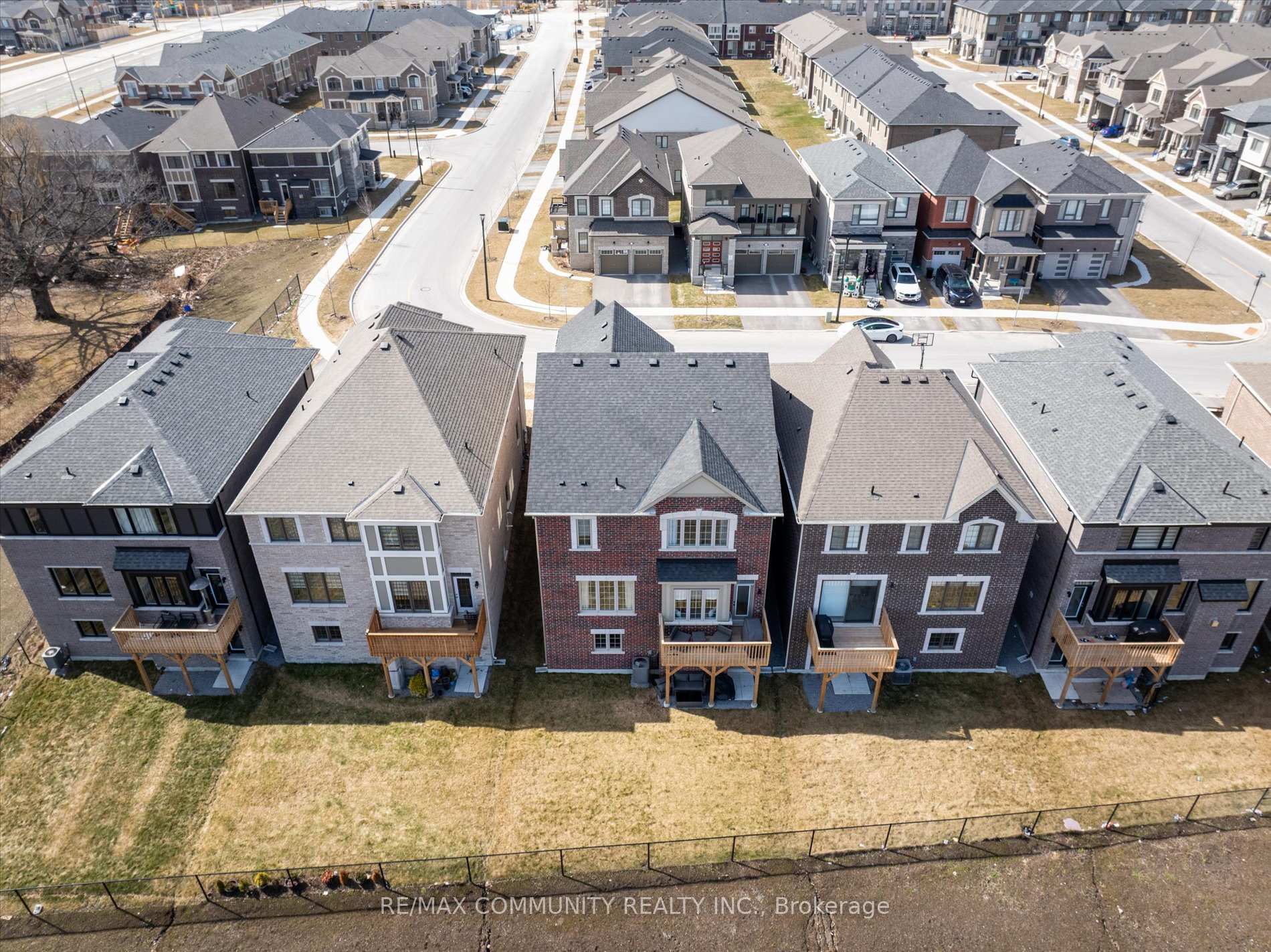Photo 4 of 3255 Turnstone Boulevard, Pickering, Rural Pickering — HOMEH