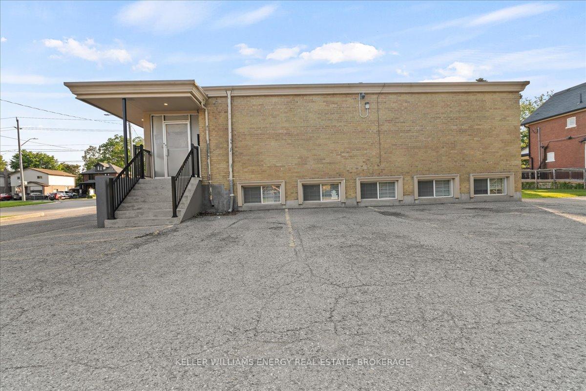 Photo 4 of 619 Brock Street S, Whitby, Downtown Whitby — HOMEH