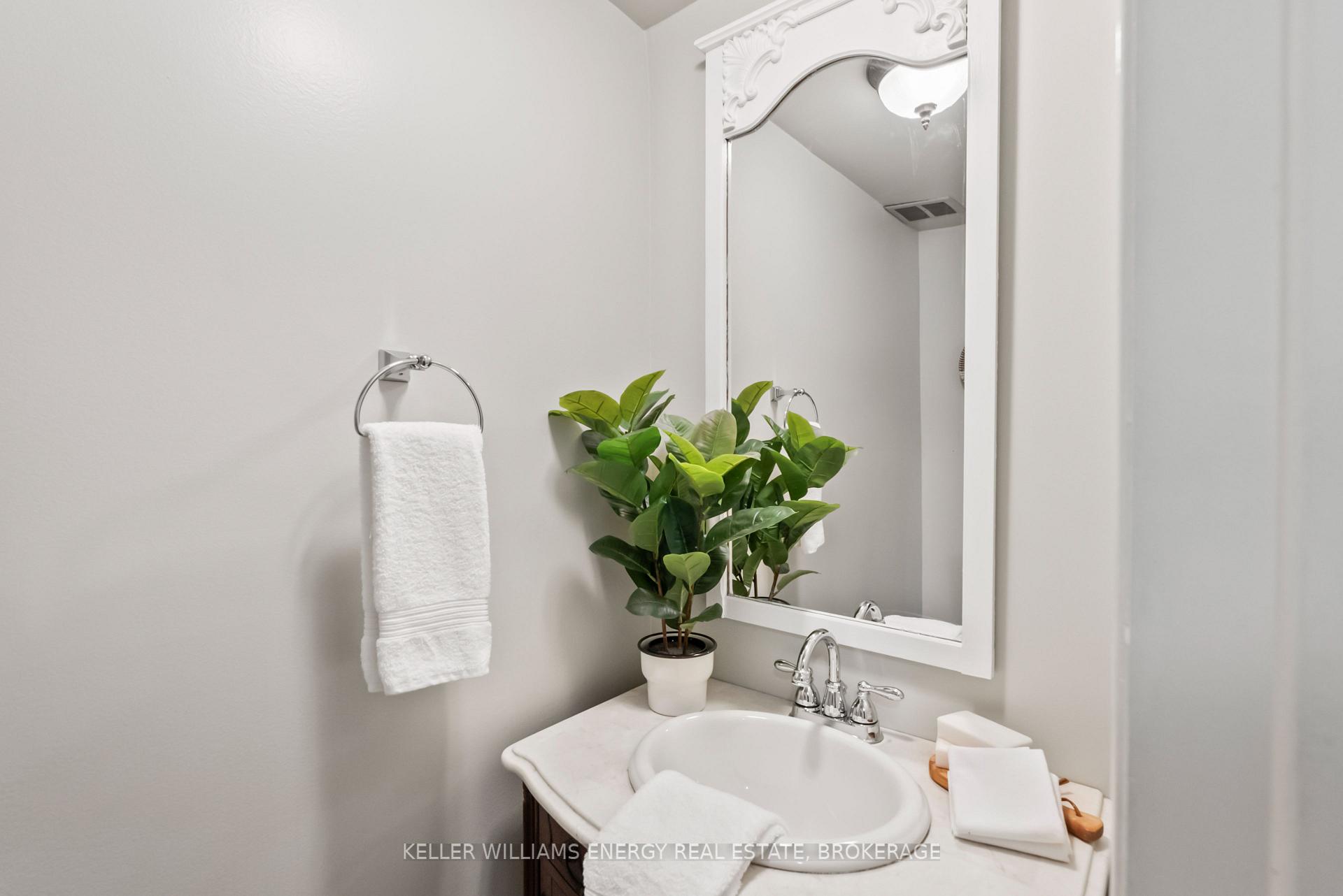 Photo 8 of 1802 Bronte Square, Pickering, Liverpool — HOMEH