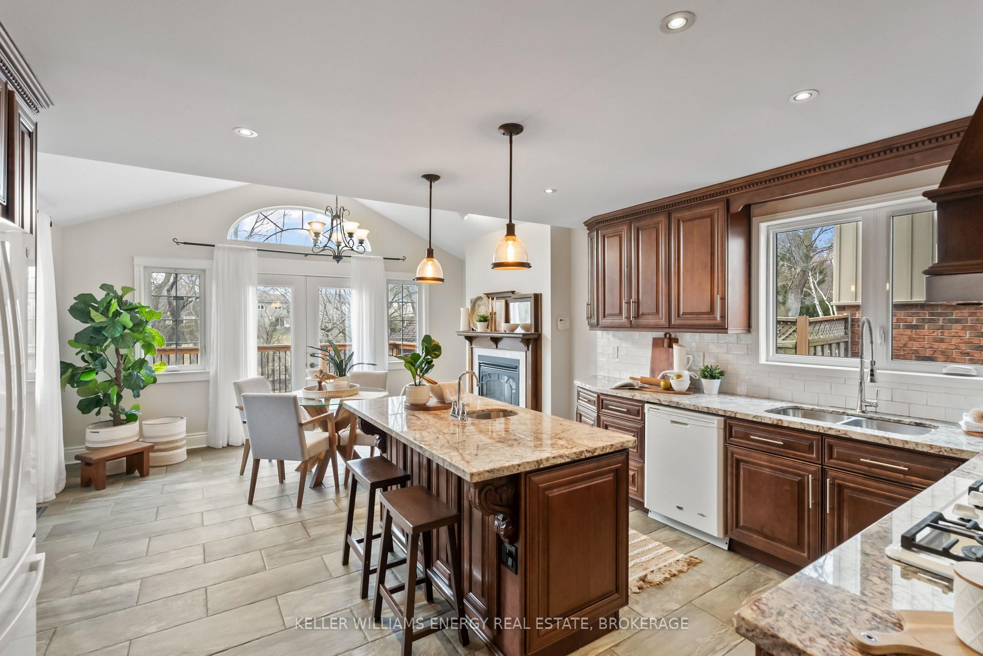 Photo 14 of 1802 Bronte Square, Pickering, Liverpool — HOMEH