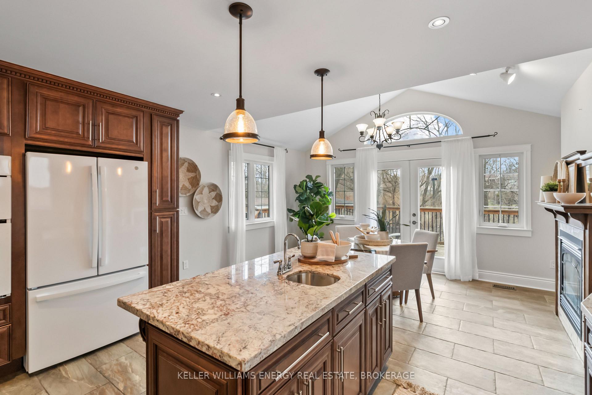 Photo 15 of 1802 Bronte Square, Pickering, Liverpool — HOMEH