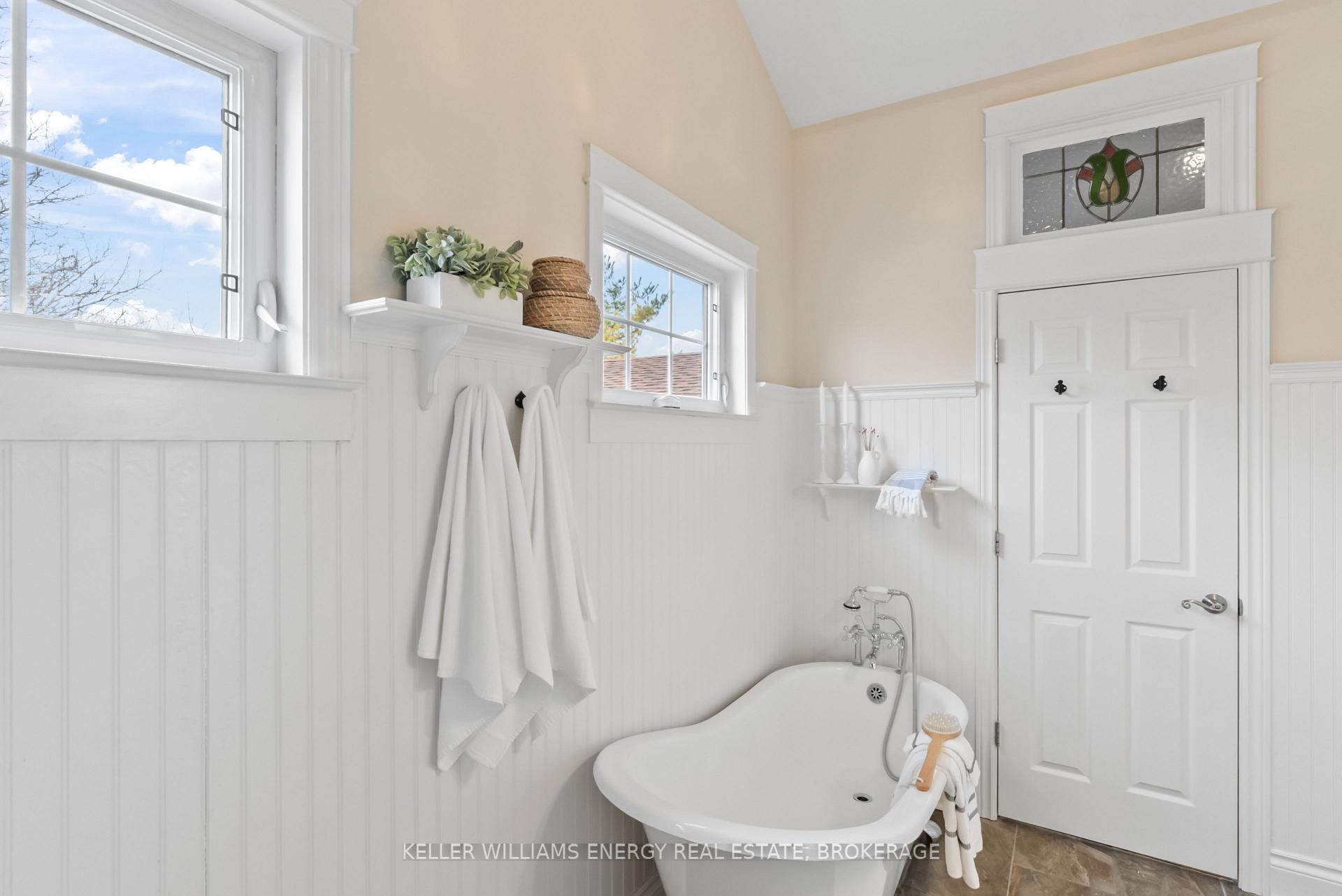 Photo 23 of 1802 Bronte Square, Pickering, Liverpool — HOMEH