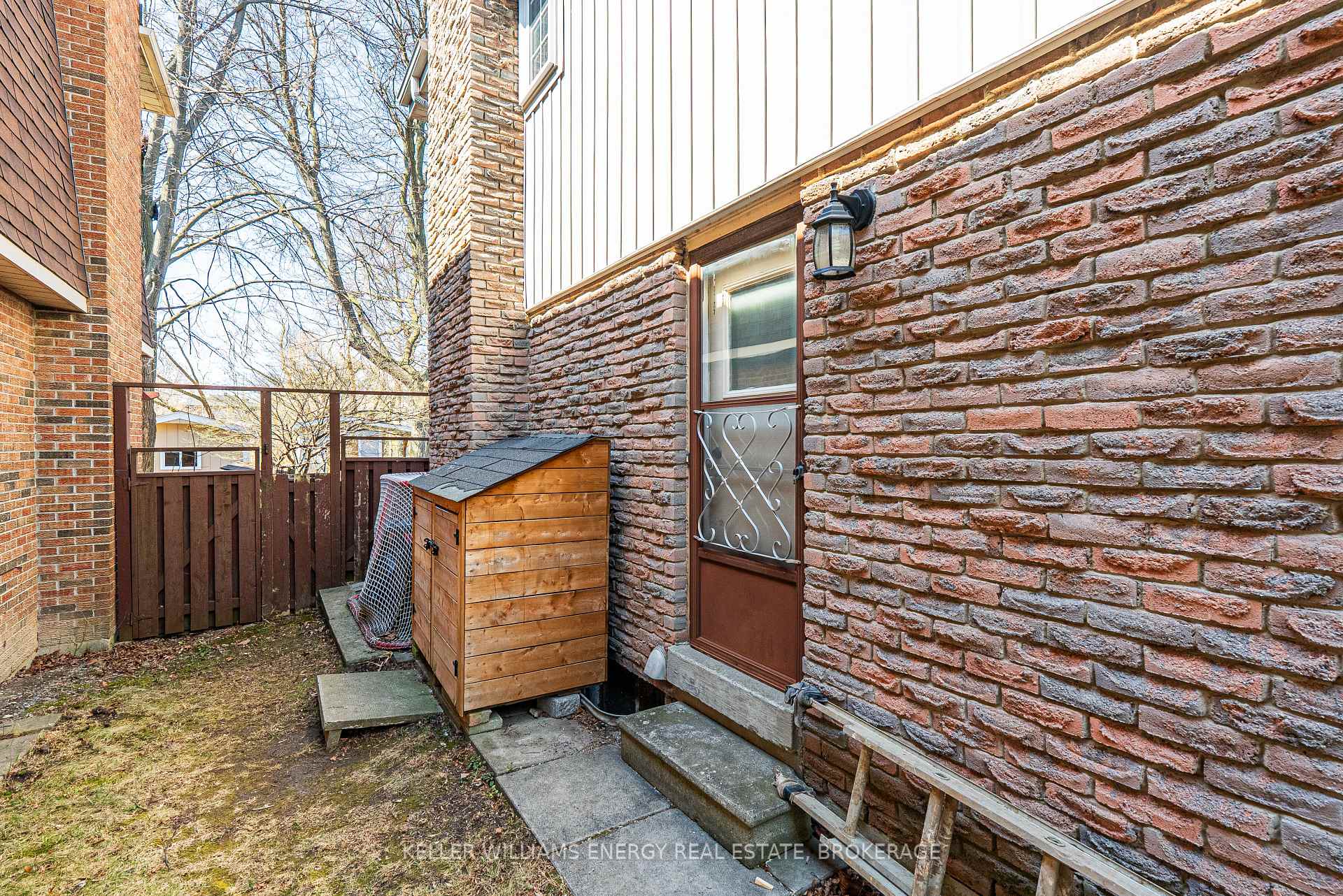 Photo 37 of 1802 Bronte Square, Pickering, Liverpool — HOMEH