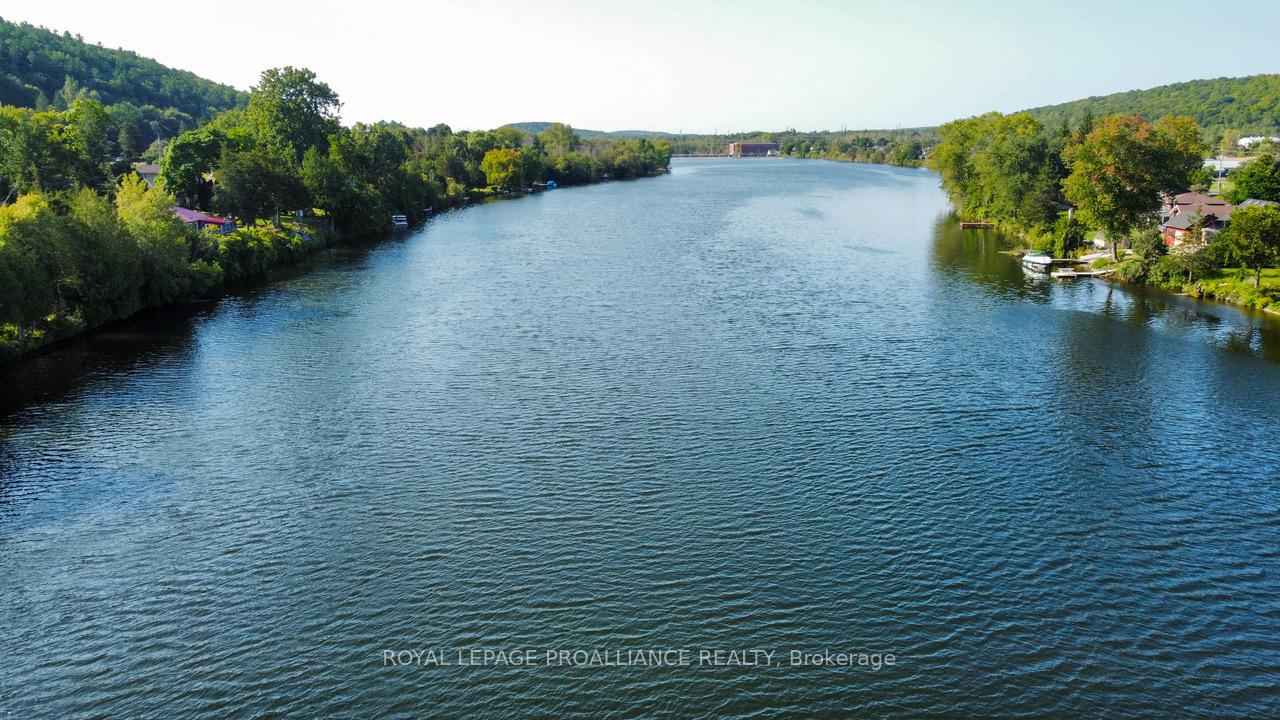 Photo 2 of 147 Riverside Parkway, Quinte West, Frankford Ward — HOMEH