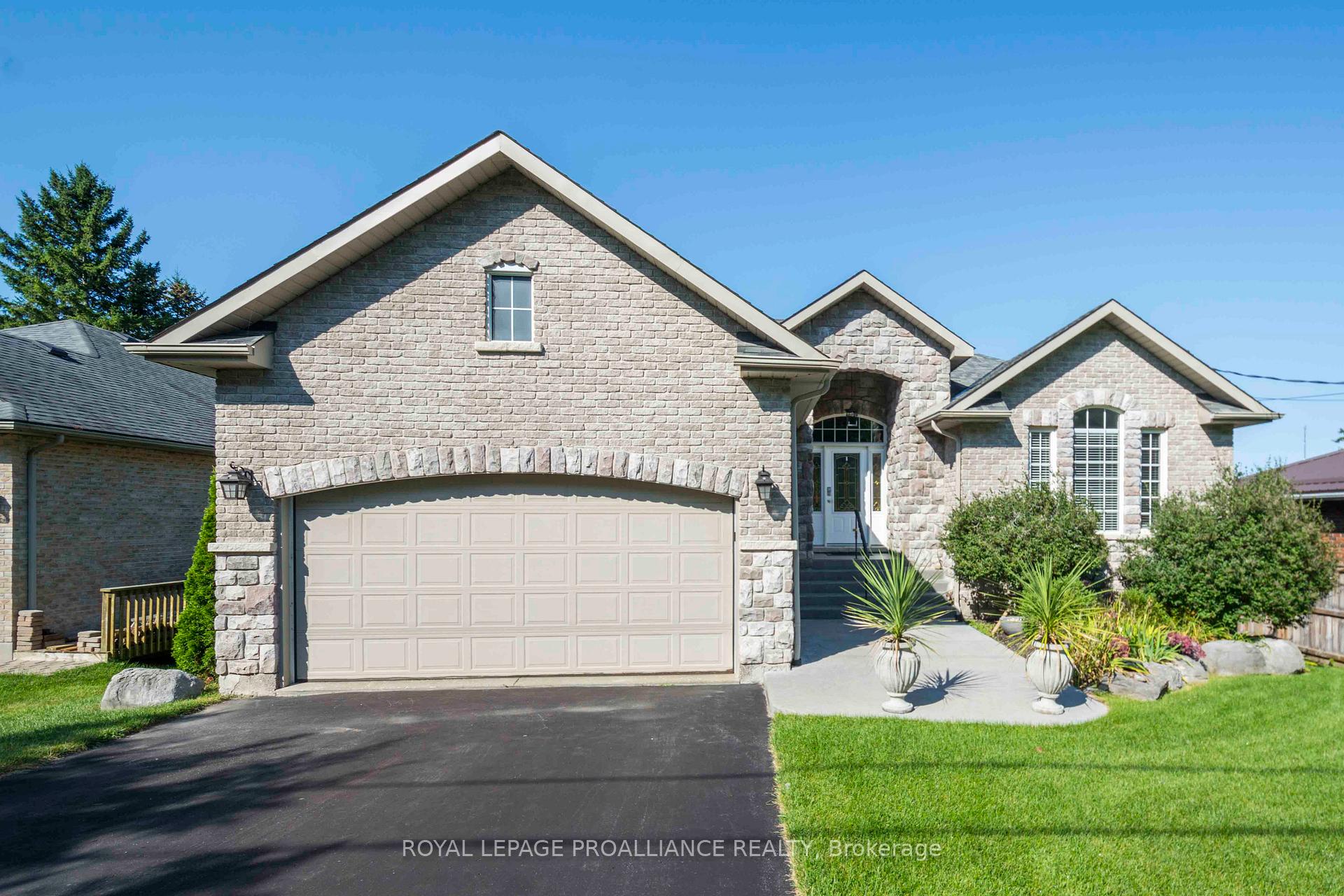 Photo 3 of 147 Riverside Parkway, Quinte West, Frankford Ward — HOMEH