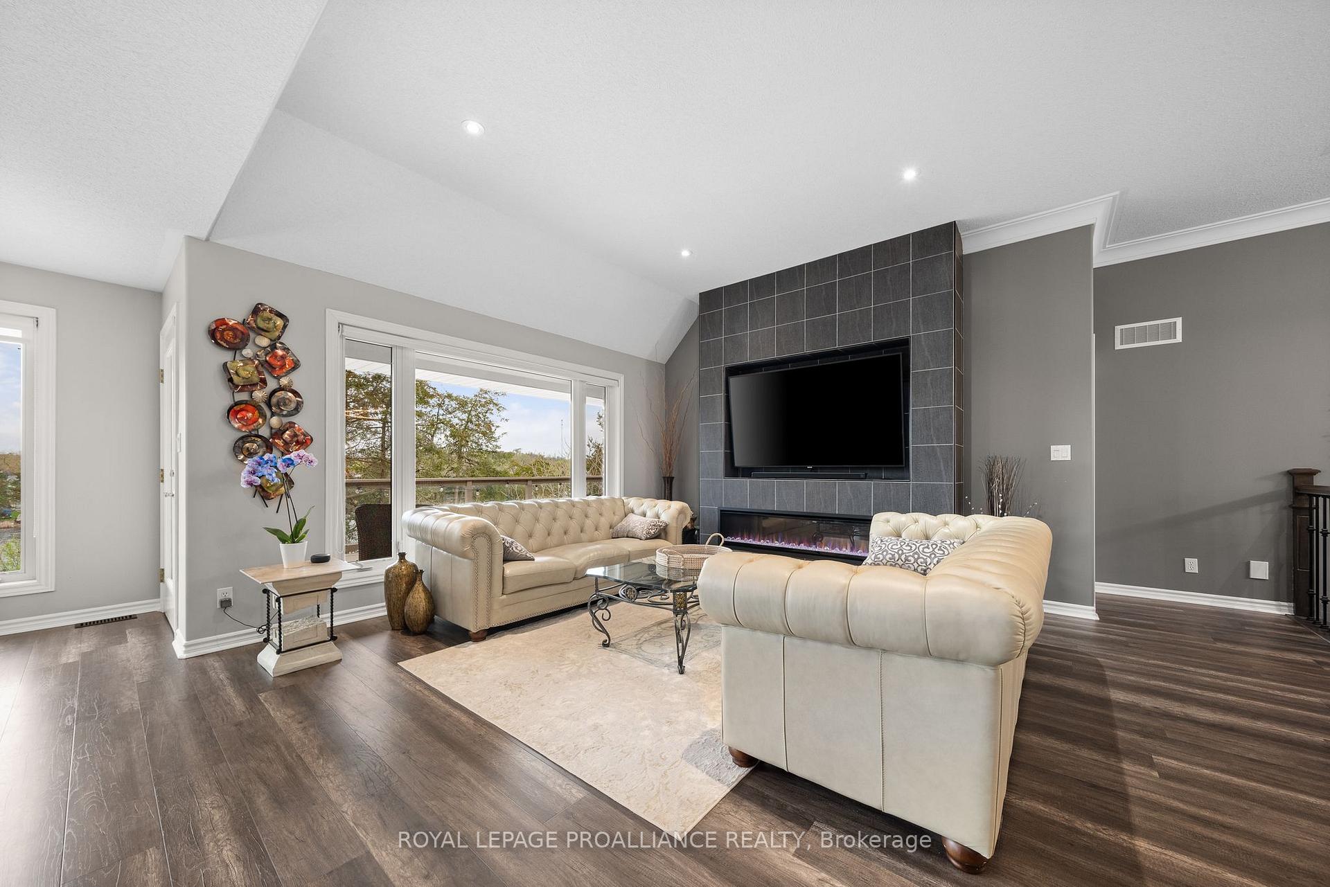 Photo 20 of 147 Riverside Parkway, Quinte West, Frankford Ward — HOMEH