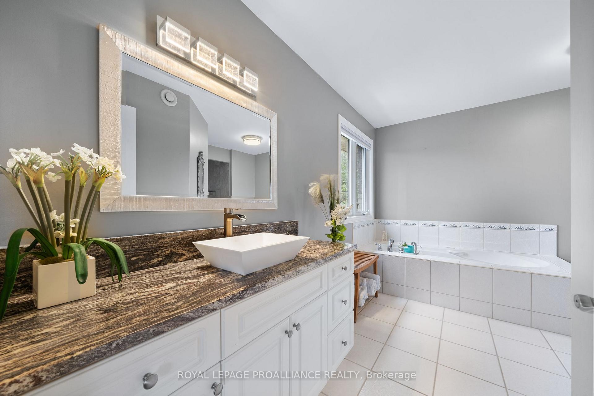 Photo 23 of 147 Riverside Parkway, Quinte West, Frankford Ward — HOMEH