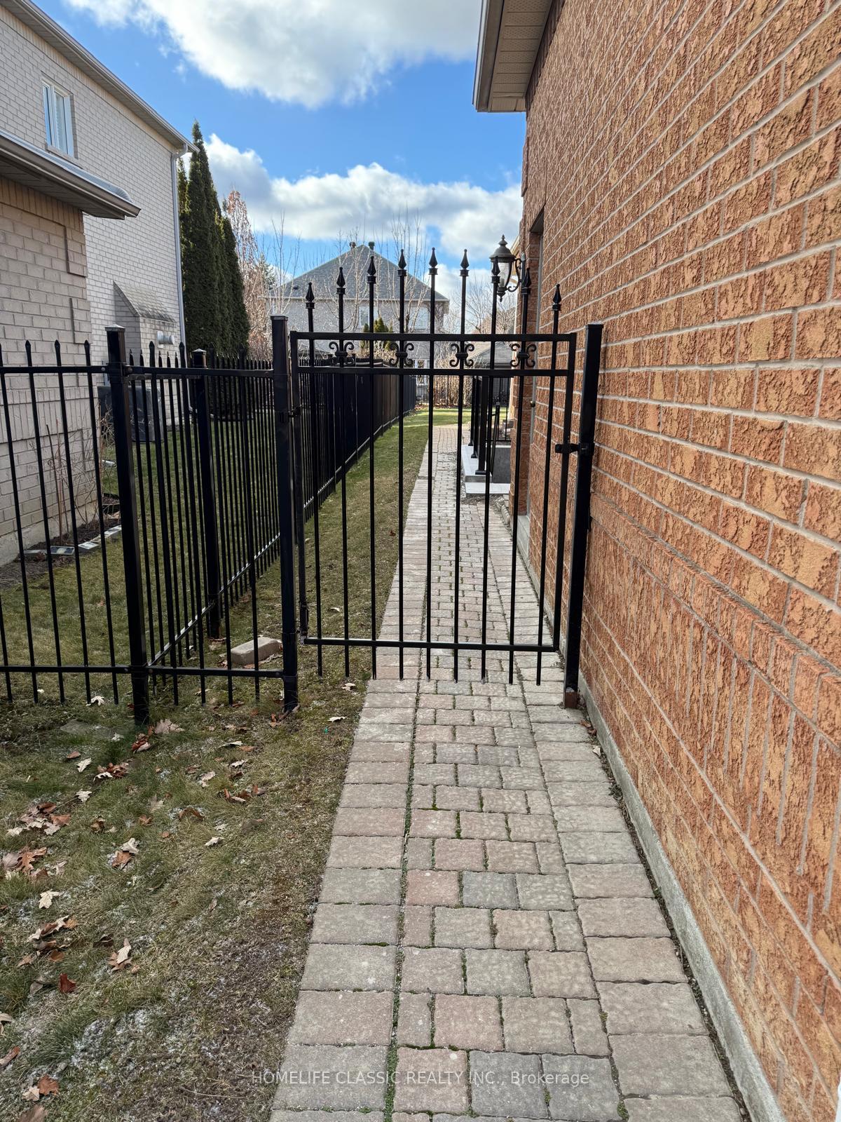 Photo 4 of 578 Vaughan Mills Road E, Vaughan, Islington Woods — HOMEH