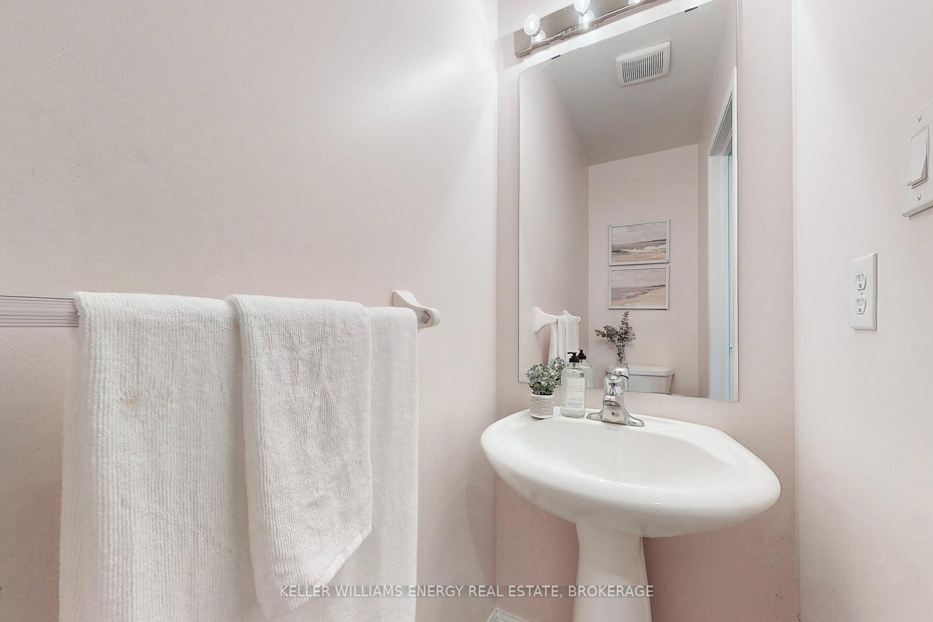 Photo 10 of 55 Barkdale Way, Whitby, Pringle Creek — HOMEH