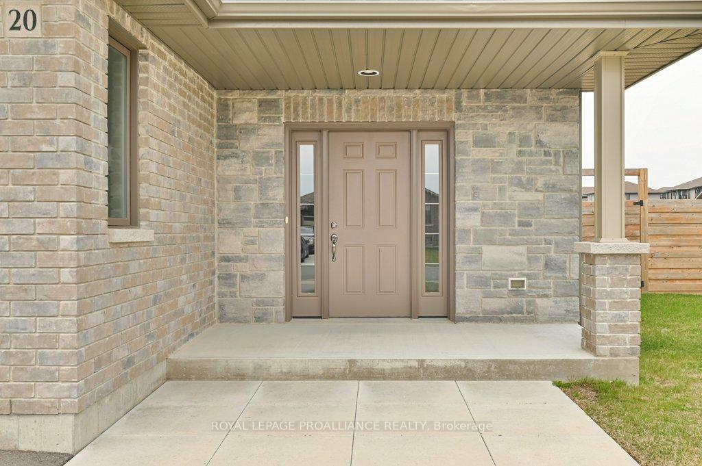 Photo 5 of 20 Cattail Crescent, Quinte West, Murray Ward — HOMEH