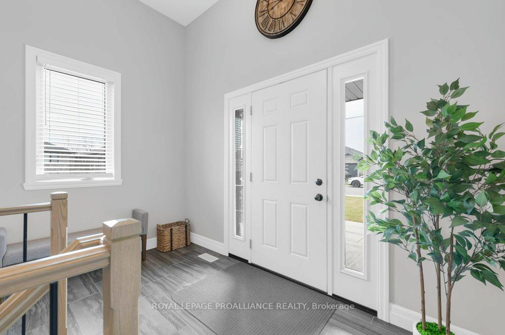 Photo 6 of 20 Cattail Crescent, Quinte West, Murray Ward — HOMEH
