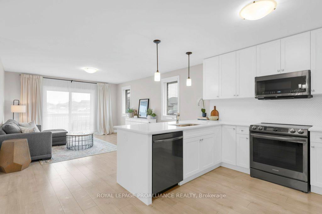 Photo 9 of 20 Cattail Crescent, Quinte West, Murray Ward — HOMEH