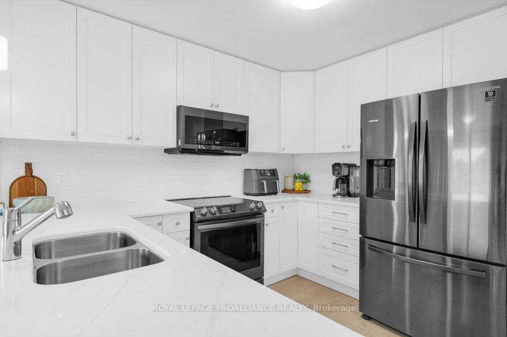 Photo 12 of 20 Cattail Crescent, Quinte West, Murray Ward — HOMEH