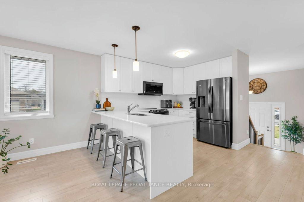 Photo 14 of 20 Cattail Crescent, Quinte West, Murray Ward — HOMEH