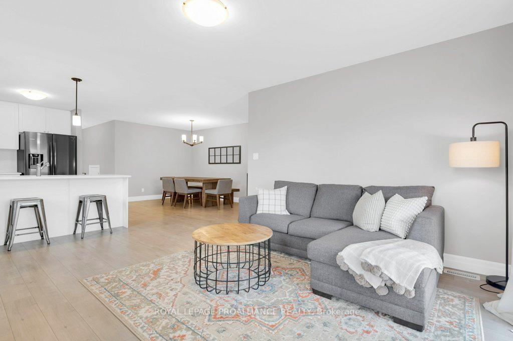 Photo 18 of 20 Cattail Crescent, Quinte West, Murray Ward — HOMEH