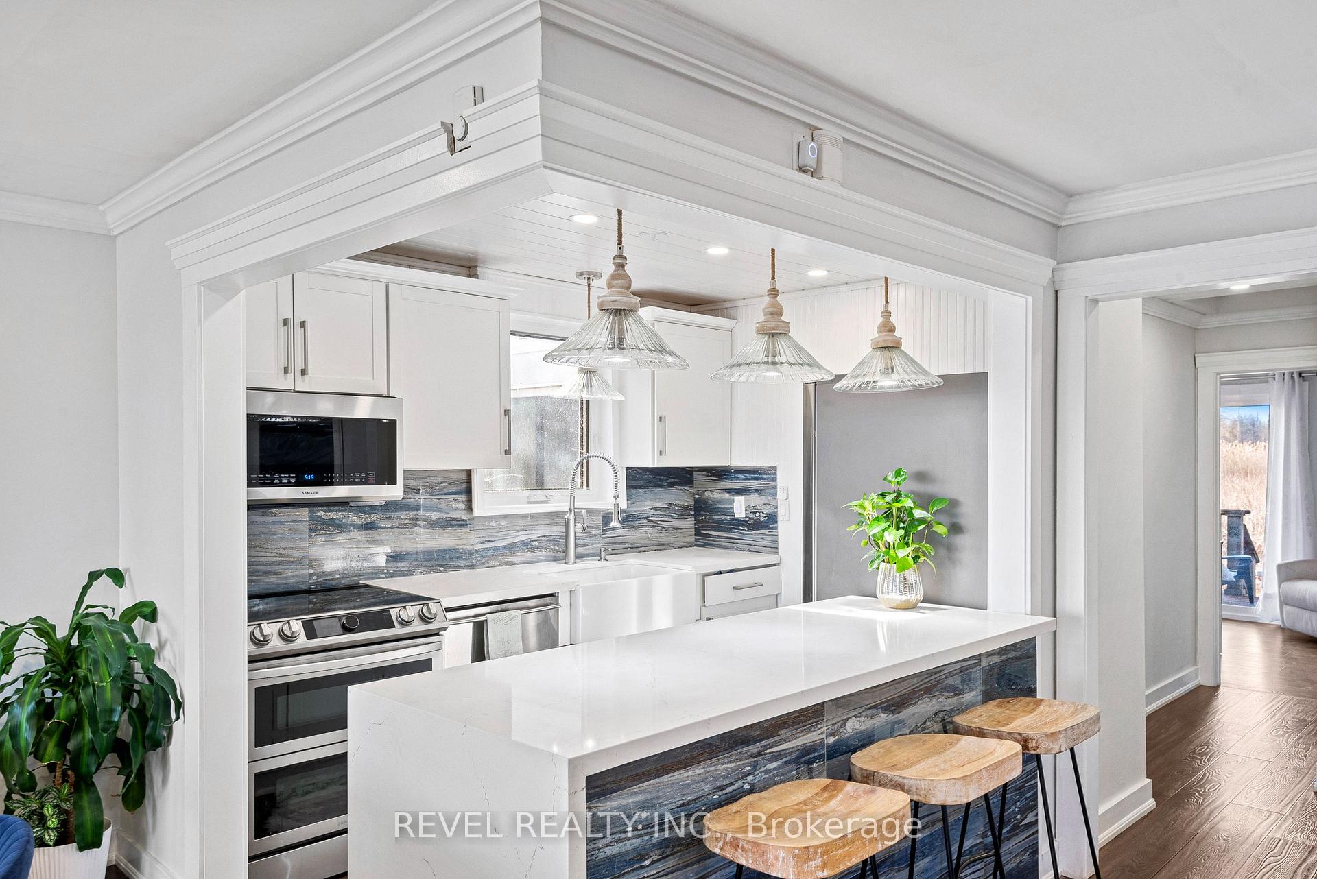 Photo 5 of 456 Crystal Beach Boulevard, Whitby, Whitby Industrial — HOMEH