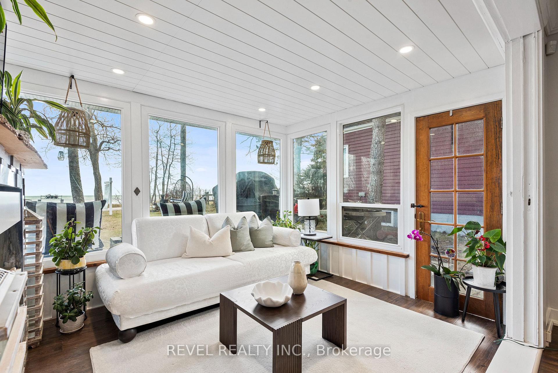 Photo 8 of 456 Crystal Beach Boulevard, Whitby, Whitby Industrial — HOMEH