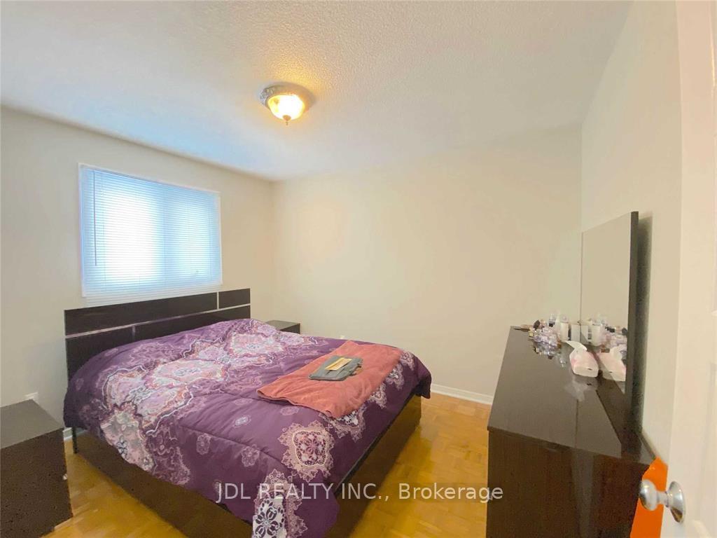 Photo 15 of 35 Foxhill Drive, Vaughan, Maple — HOMEH