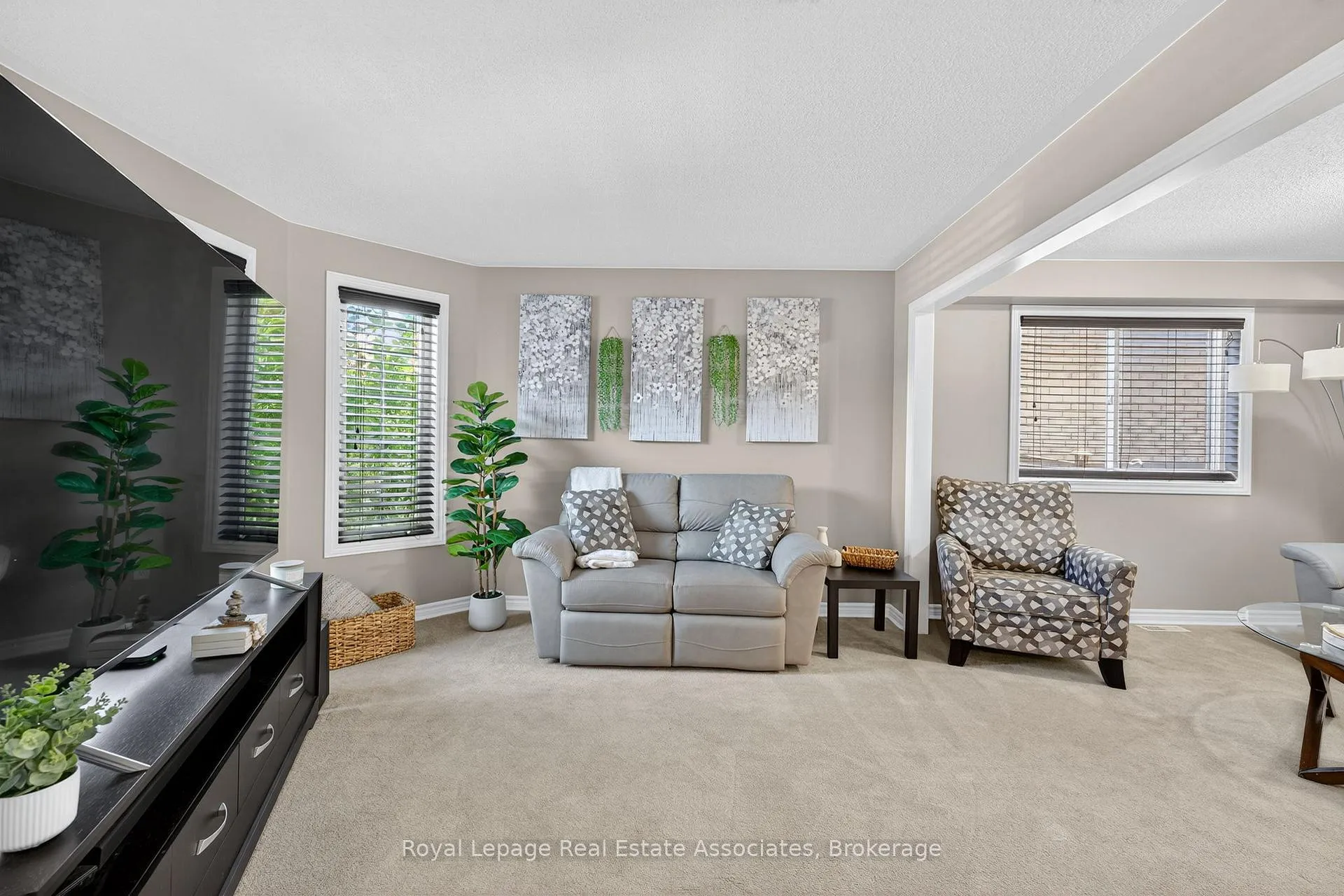 Photo 6 of 56 Bird Street, Barrie, Edgehill Drive — HOMEH