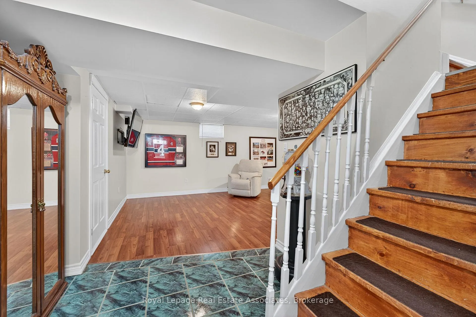 Photo 11 of 56 Bird Street, Barrie, Edgehill Drive — HOMEH
