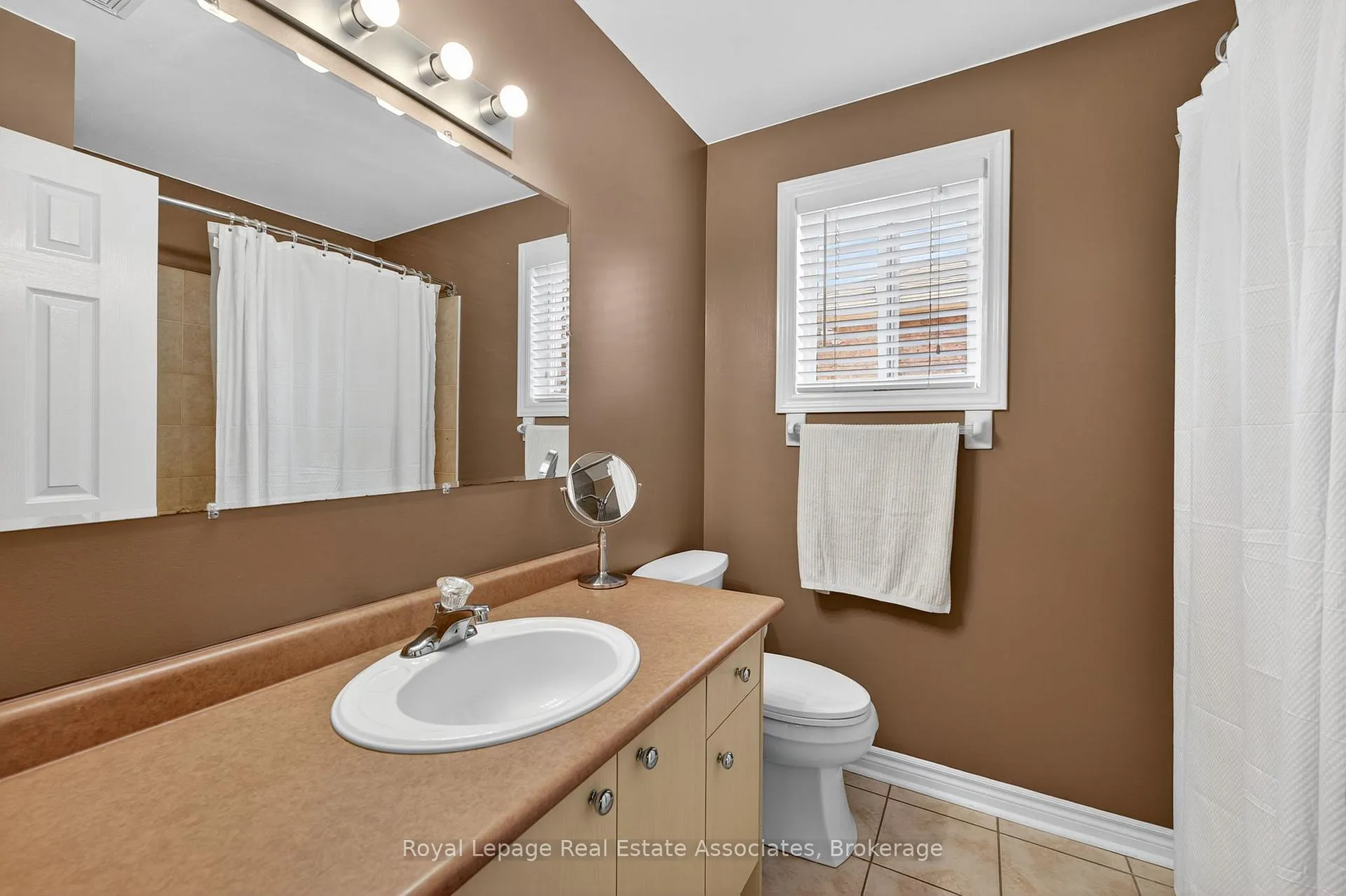 Photo 12 of 56 Bird Street, Barrie, Edgehill Drive — HOMEH