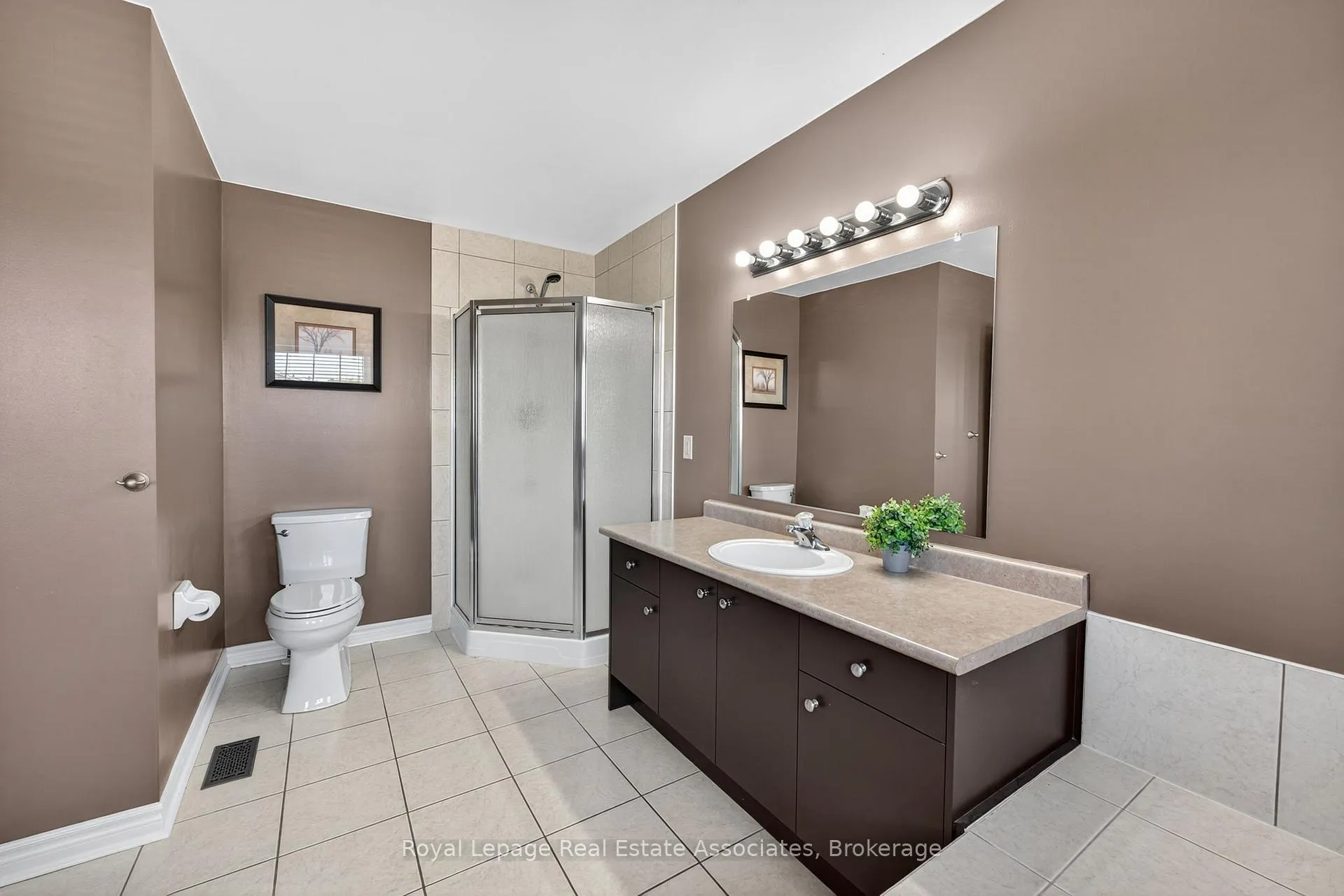 Photo 15 of 56 Bird Street, Barrie, Edgehill Drive — HOMEH