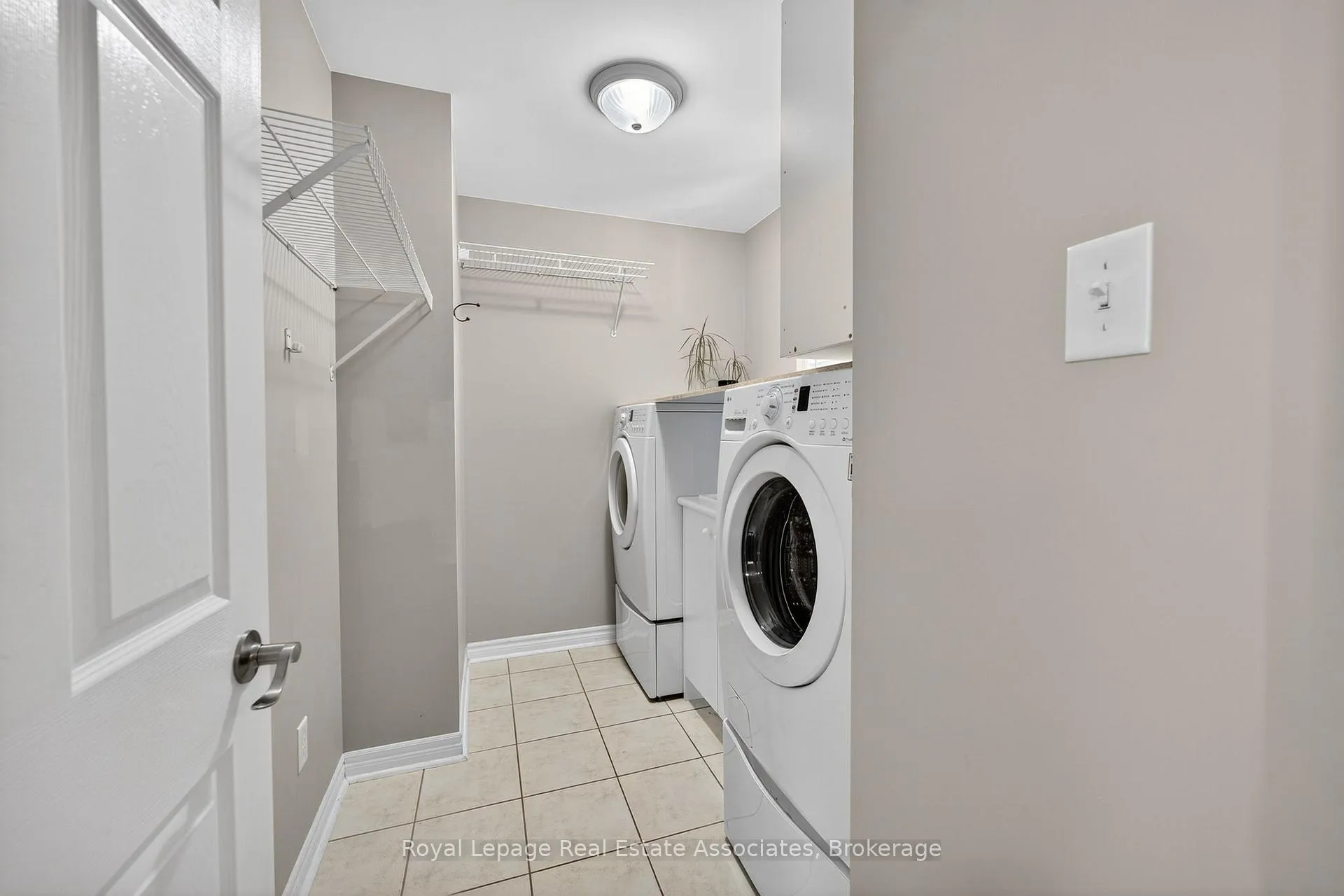Photo 20 of 56 Bird Street, Barrie, Edgehill Drive — HOMEH