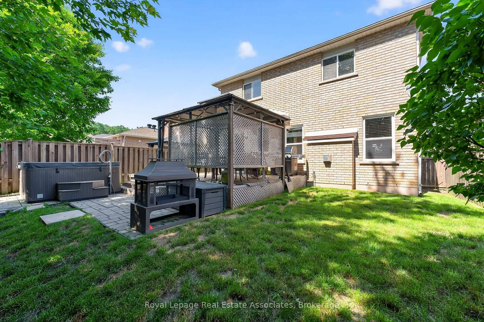 Photo 25 of 56 Bird Street, Barrie, Edgehill Drive — HOMEH