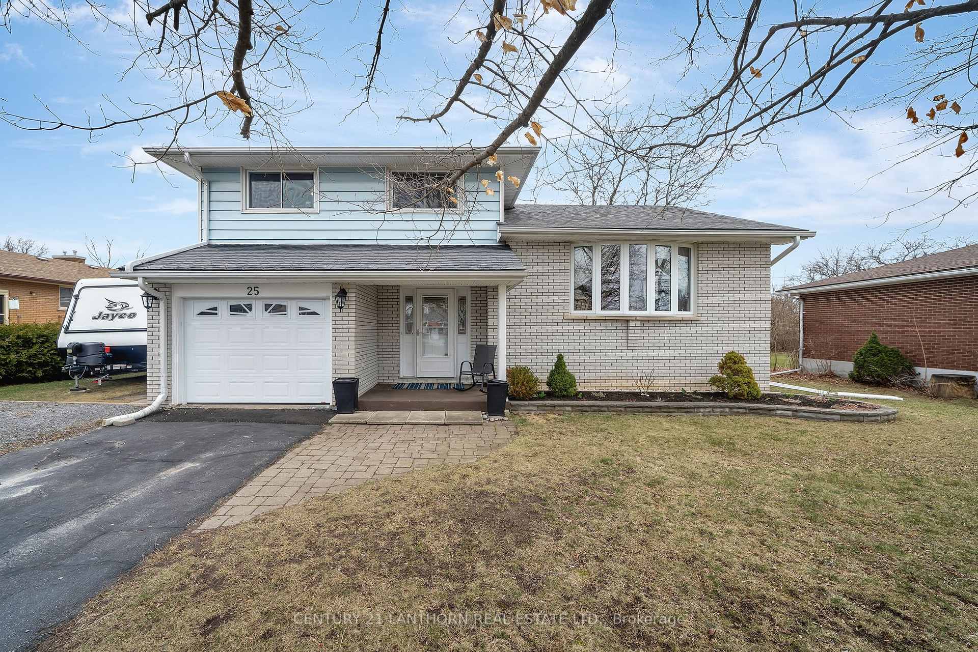 Photo 1 of 25 Sidney Crescent, Quinte West, Sidney Ward — HOMEH