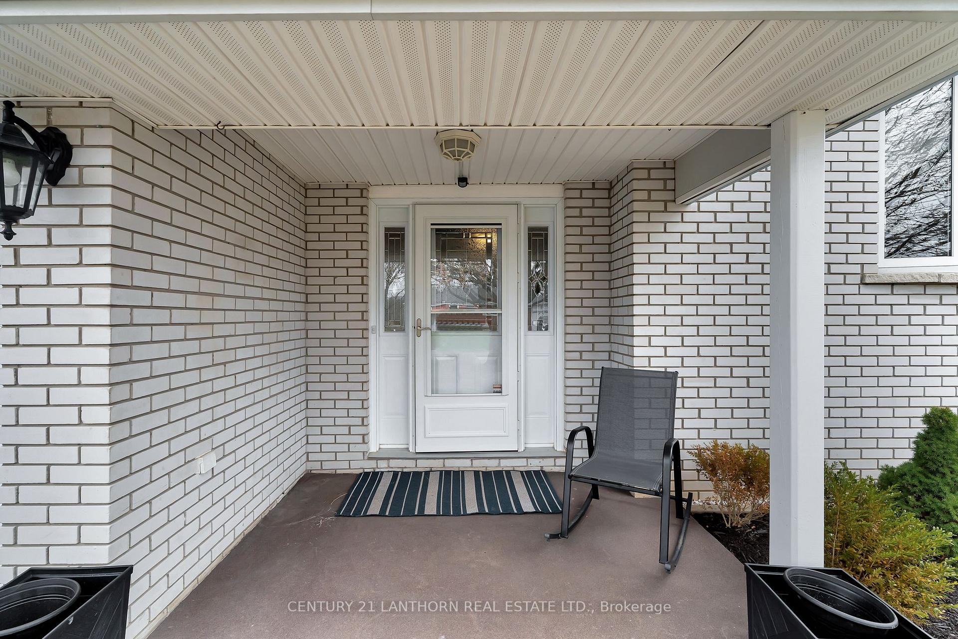 Photo 4 of 25 Sidney Crescent, Quinte West, Sidney Ward — HOMEH