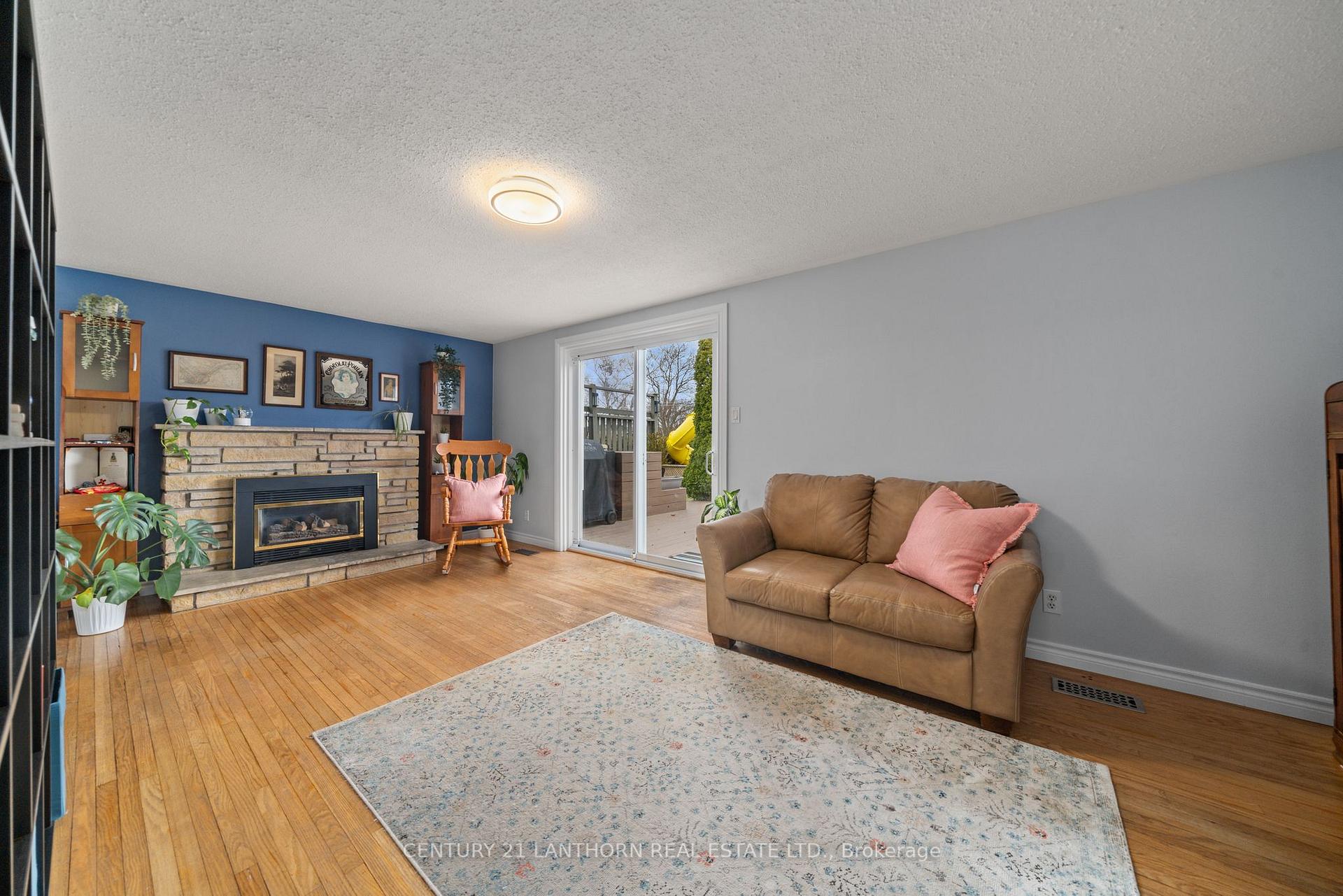 Photo 18 of 25 Sidney Crescent, Quinte West, Sidney Ward — HOMEH