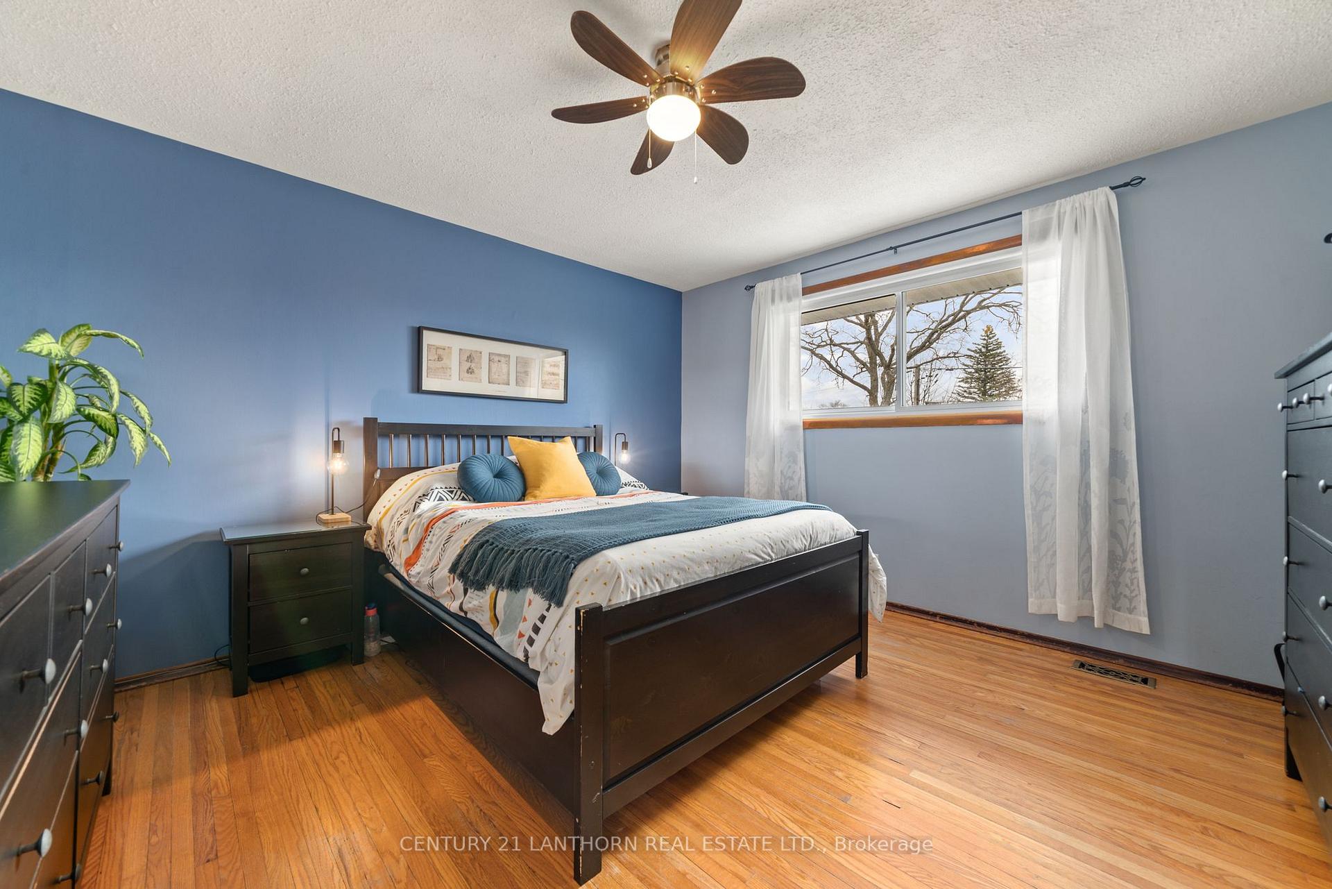 Photo 20 of 25 Sidney Crescent, Quinte West, Sidney Ward — HOMEH