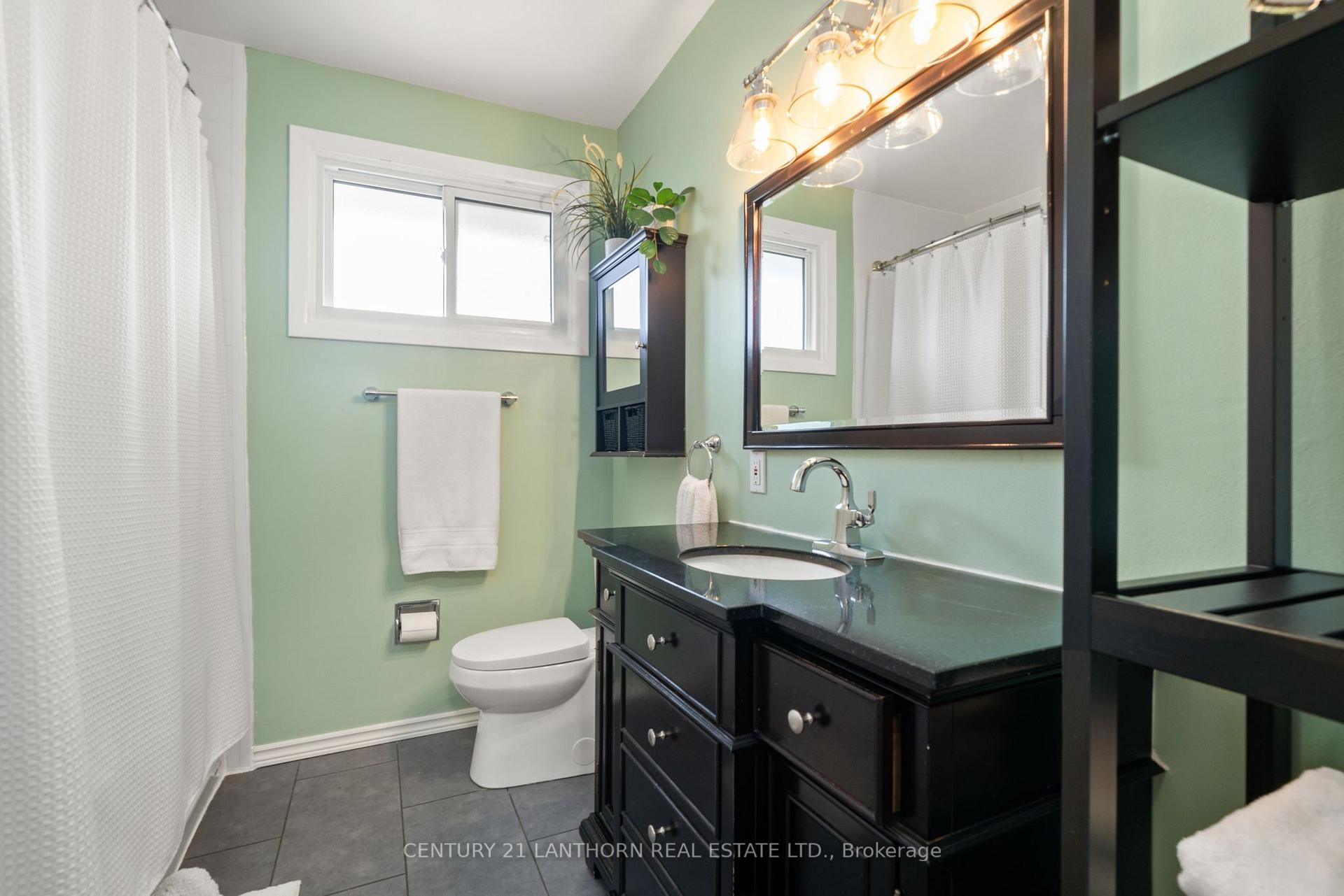 Photo 24 of 25 Sidney Crescent, Quinte West, Sidney Ward — HOMEH