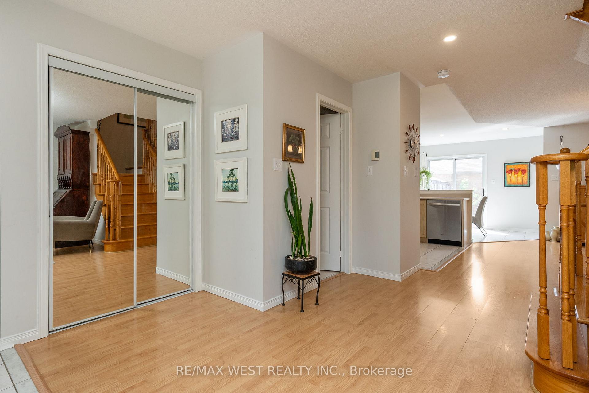 Photo 5 of 125 Colle Melito Way, Vaughan, Sonoma Heights — HOMEH