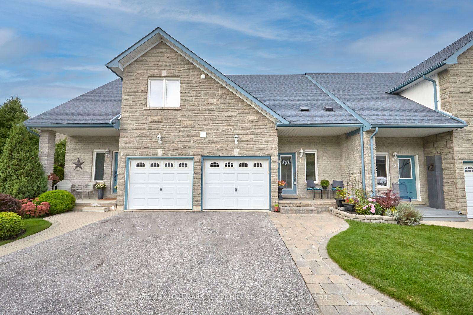 Front of Unit 11, 125 Huronia Road