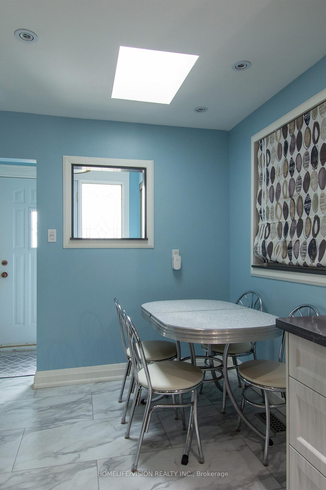 Photo 6 of 843 Sanok Drive, Pickering, West Shore — HOMEH