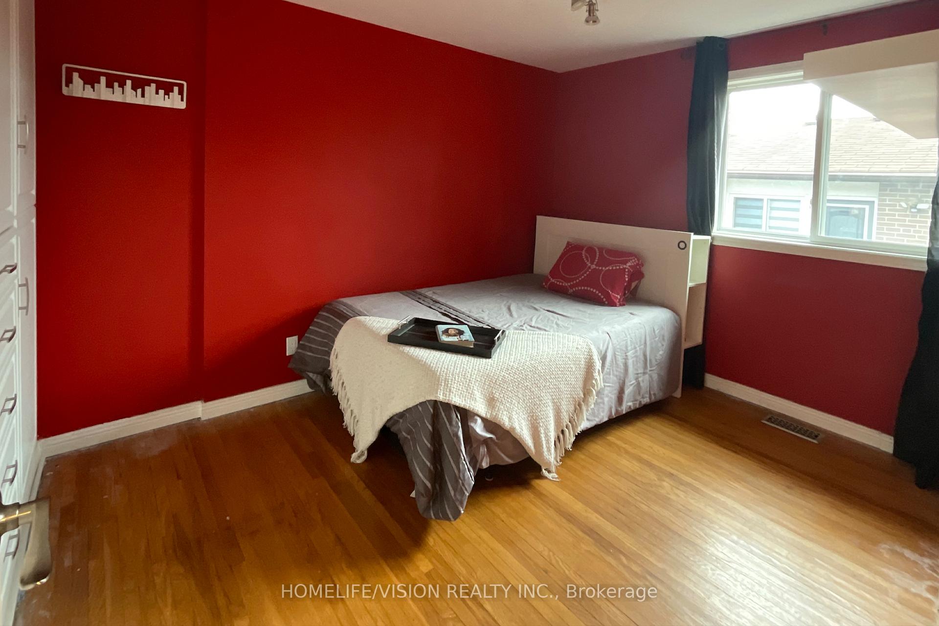 Photo 17 of 843 Sanok Drive, Pickering, West Shore — HOMEH