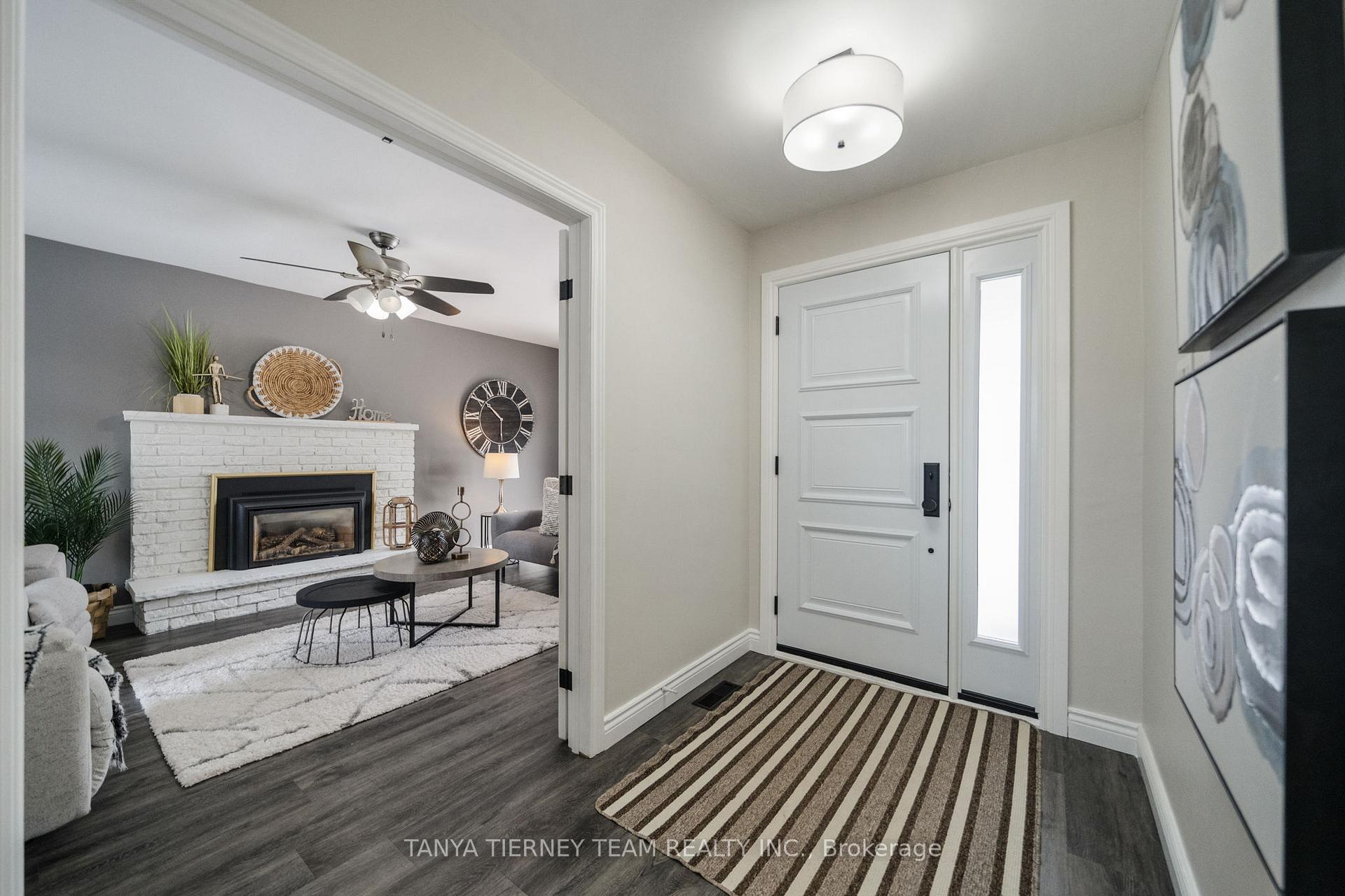 Photo 5 of 125 Guthrie Crescent, Whitby, Lynde Creek — HOMEH