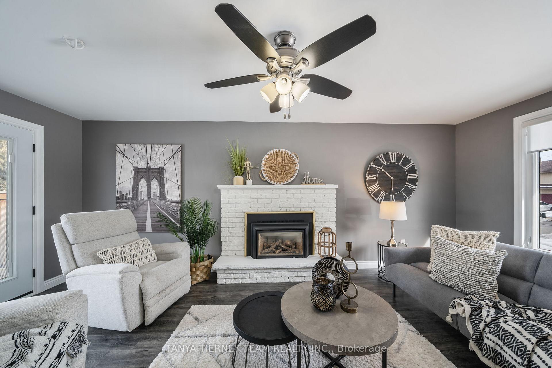 Photo 9 of 125 Guthrie Crescent, Whitby, Lynde Creek — HOMEH