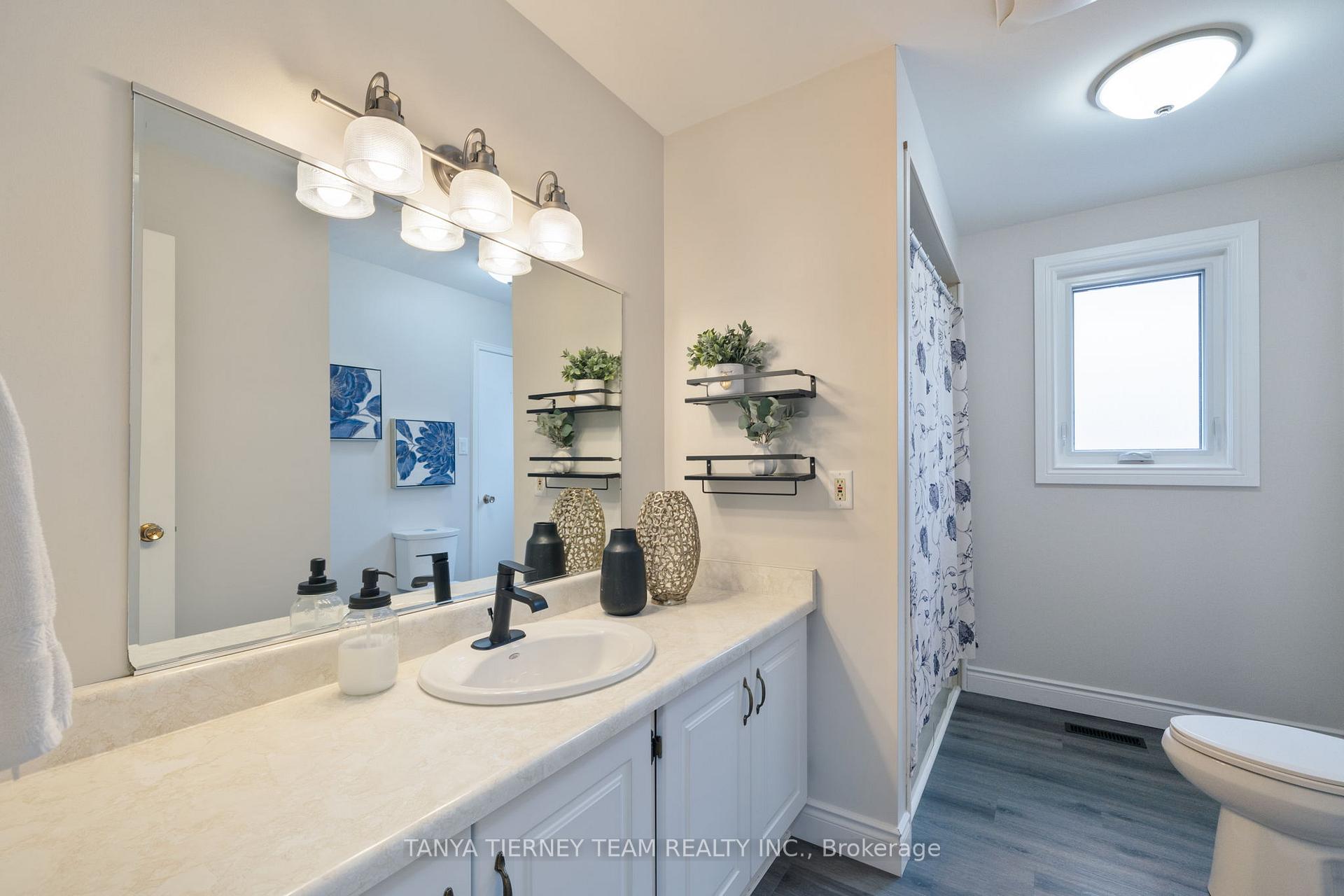 Photo 24 of 125 Guthrie Crescent, Whitby, Lynde Creek — HOMEH
