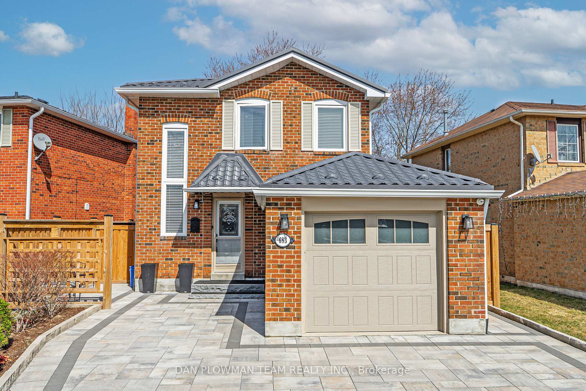 Photo 1 of 683 Foxwood Trail, Pickering, Amberlea — HOMEH
