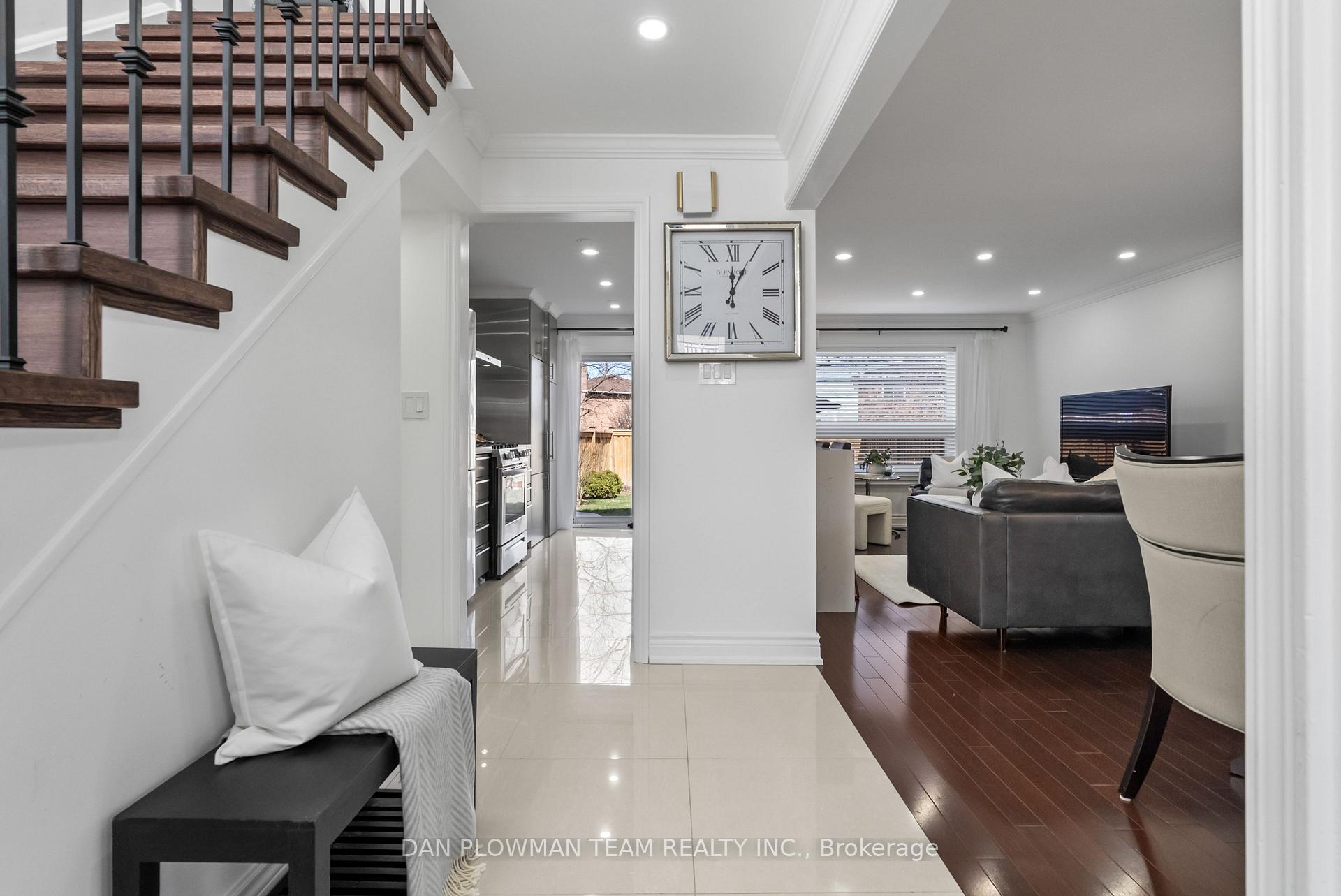 Photo 3 of 683 Foxwood Trail, Pickering, Amberlea — HOMEH